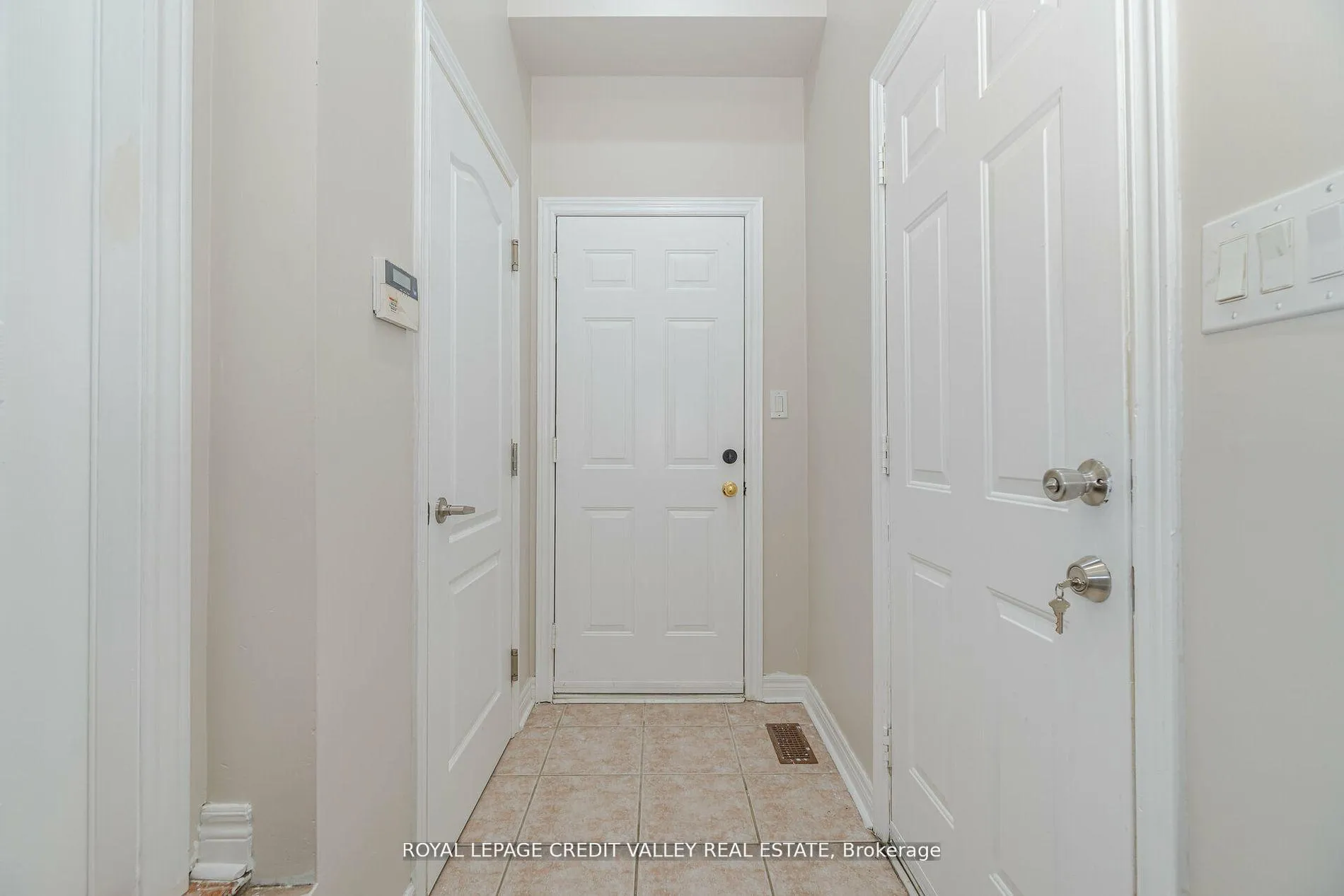 Photo 8 of 18 Trailhead Crescent, Brampton, Sandringham-Wellington — HOMEH