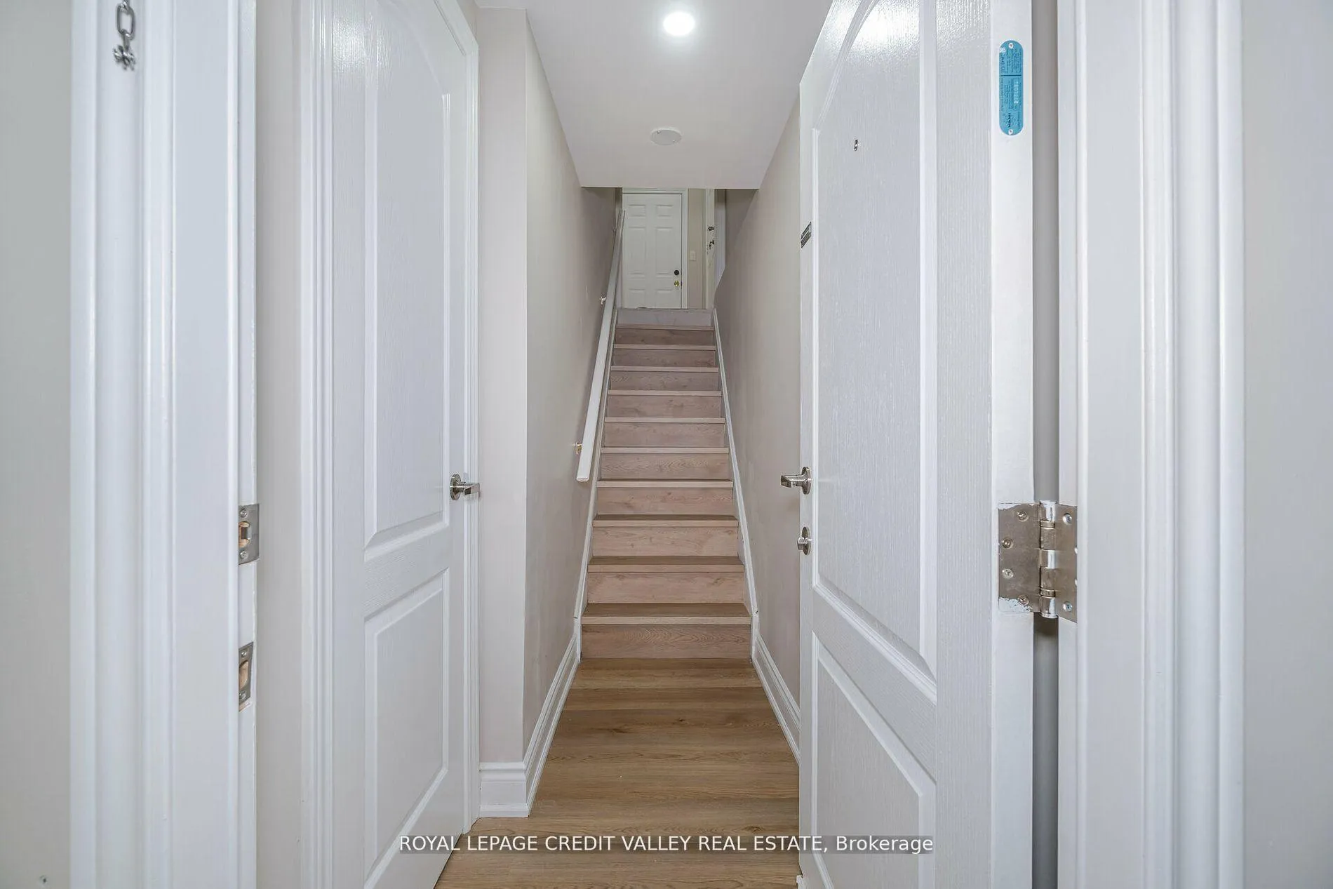 Photo 9 of 18 Trailhead Crescent, Brampton, Sandringham-Wellington — HOMEH