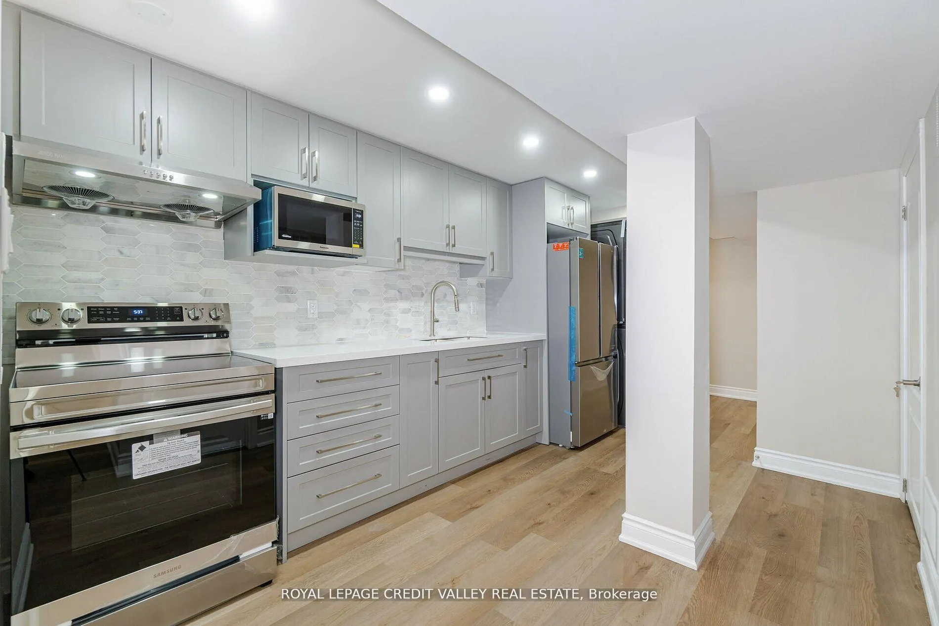 Photo 10 of 18 Trailhead Crescent, Brampton, Sandringham-Wellington — HOMEH