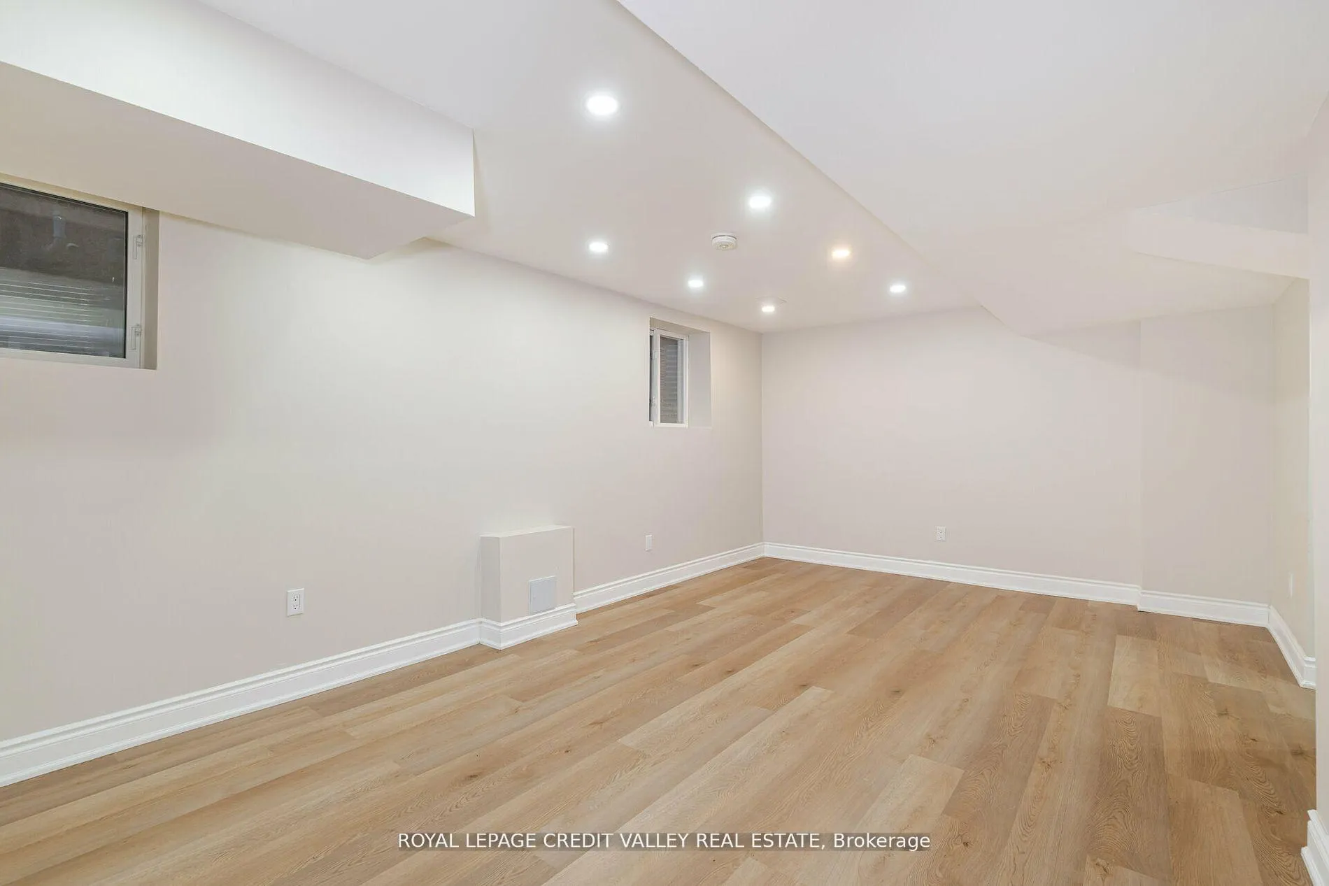 Photo 15 of 18 Trailhead Crescent, Brampton, Sandringham-Wellington — HOMEH