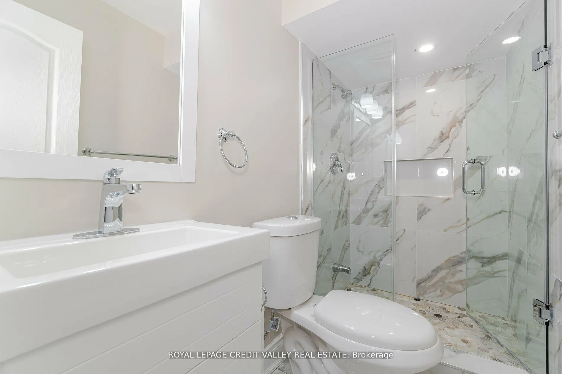 Photo 27 of 18 Trailhead Crescent, Brampton, Sandringham-Wellington — HOMEH