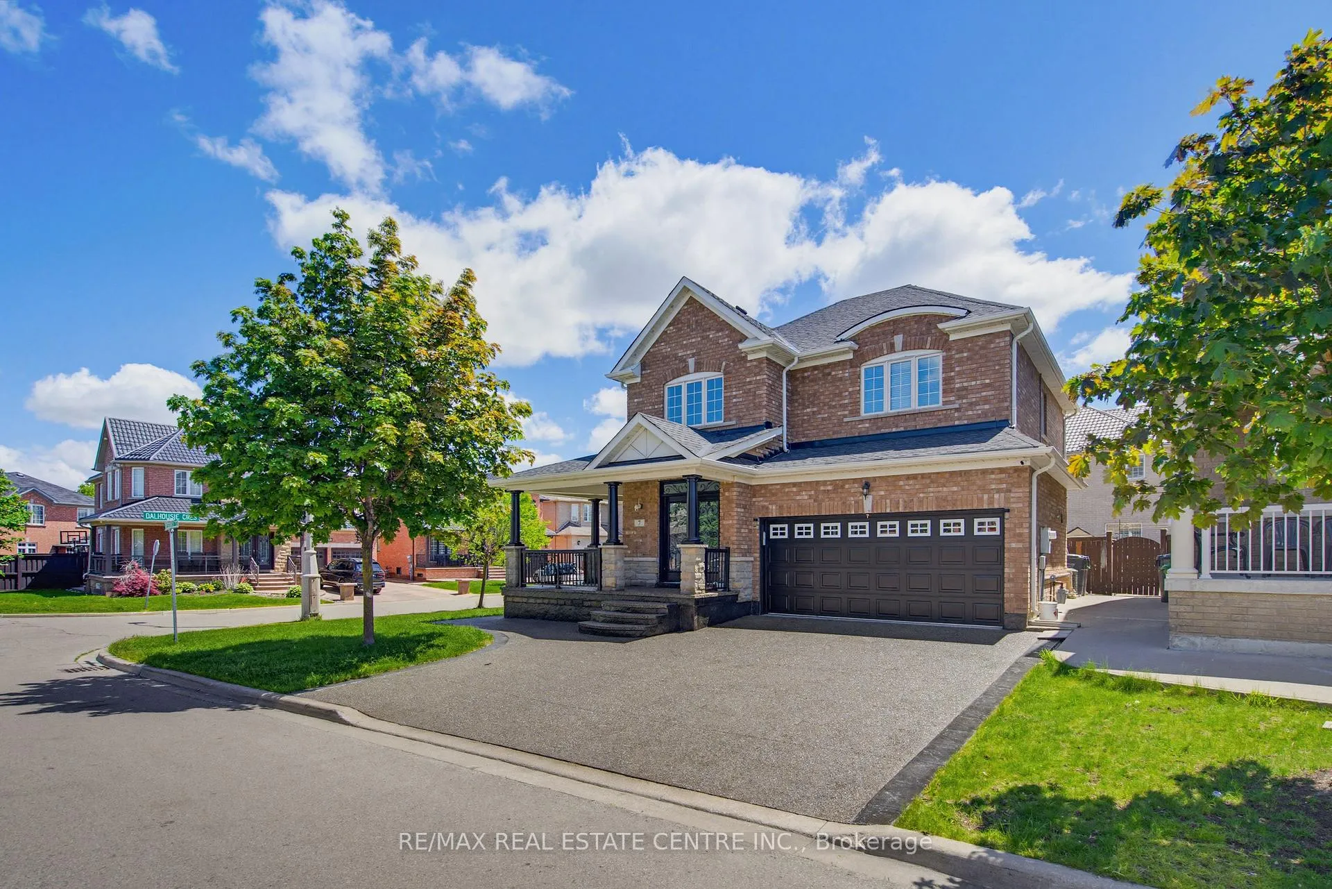 Photo 2 of 7 Resserville Street, Brampton, Sandringham-Wellington — HOMEH