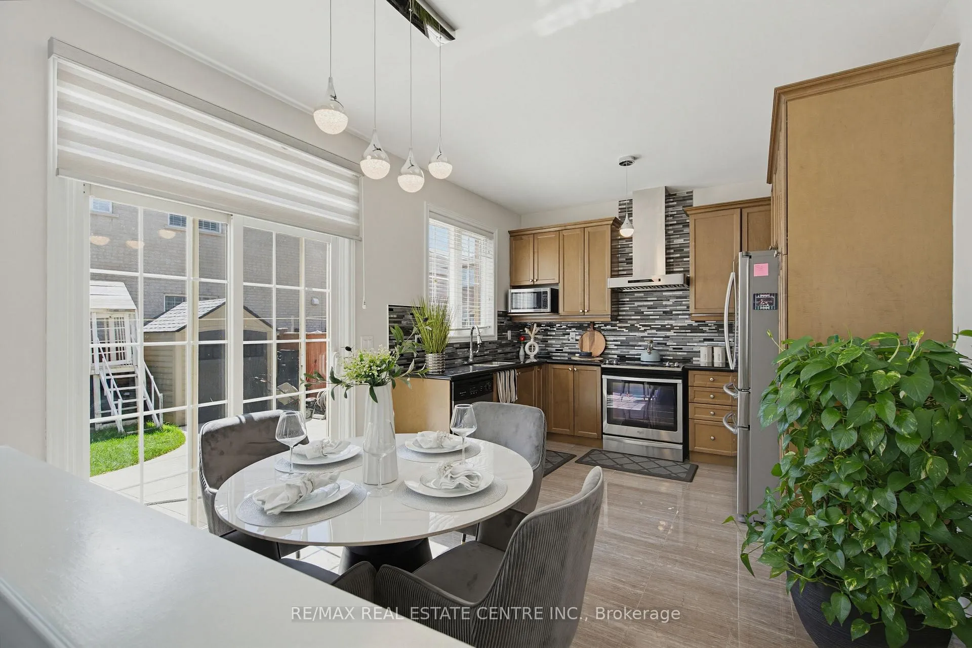 Photo 10 of 7 Resserville Street, Brampton, Sandringham-Wellington — HOMEH