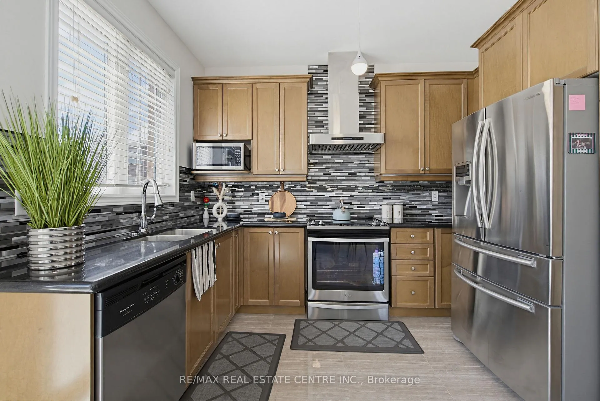 Photo 11 of 7 Resserville Street, Brampton, Sandringham-Wellington — HOMEH