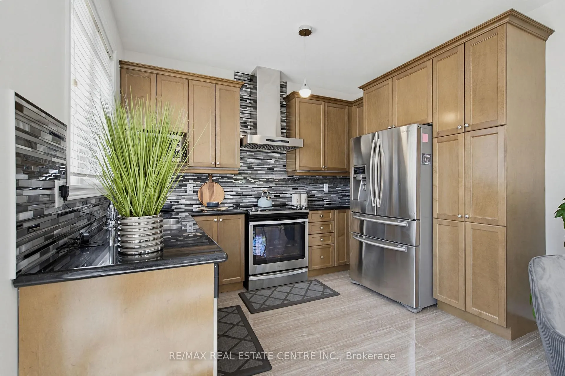 Photo 12 of 7 Resserville Street, Brampton, Sandringham-Wellington — HOMEH