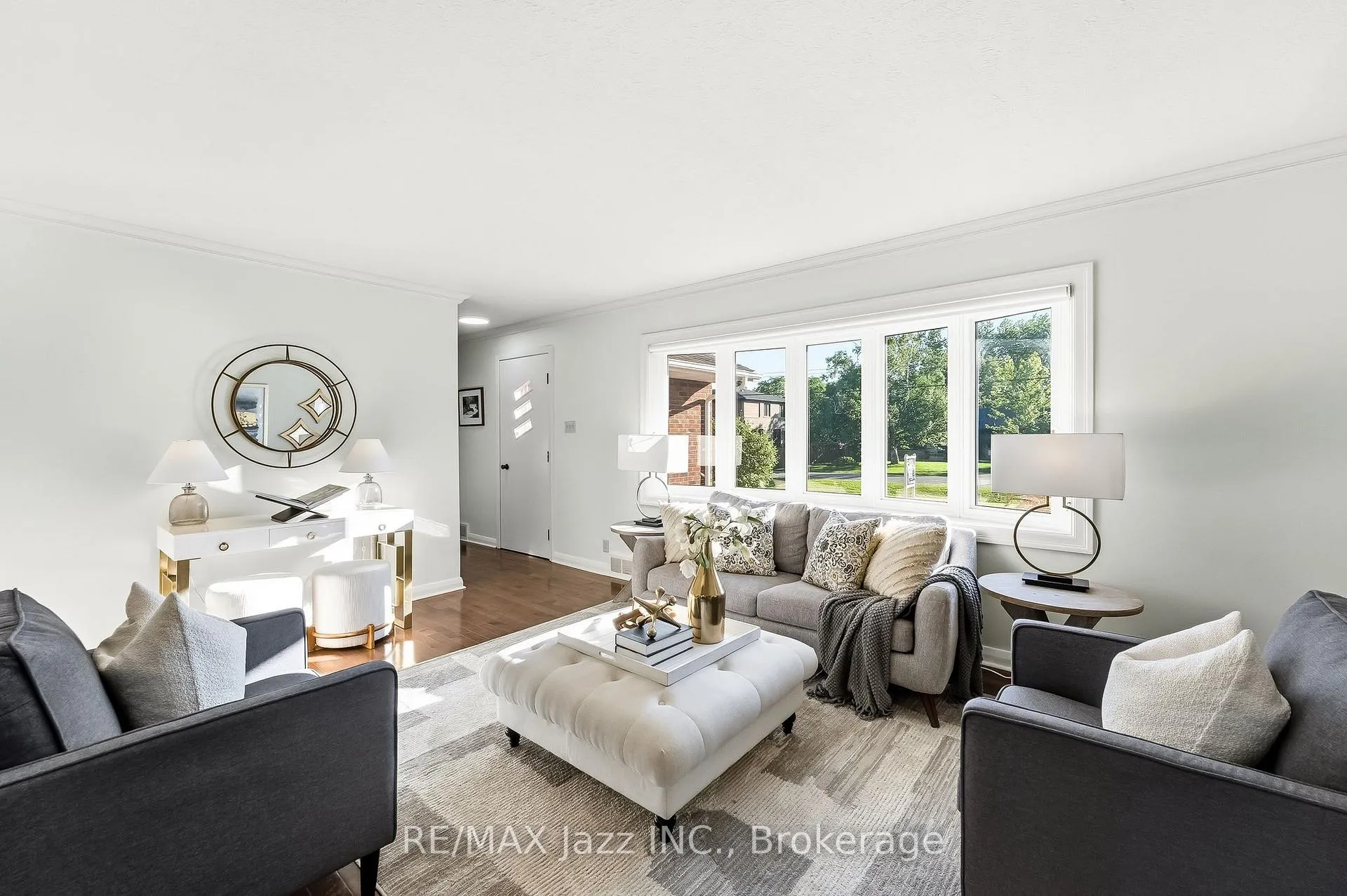 Photo 11 of 11 Lynwood Avenue, Clarington, Courtice — HOMEH