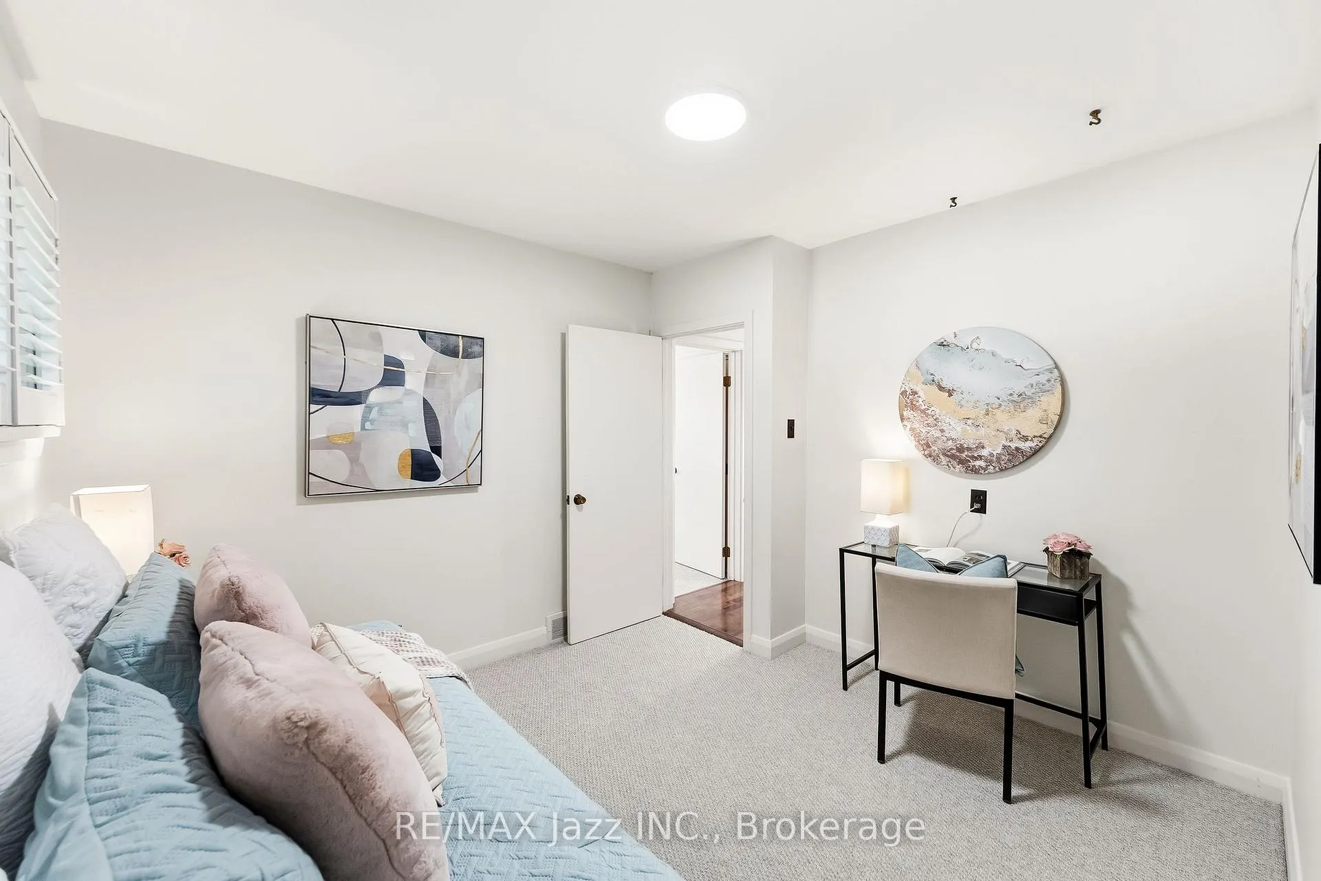 Photo 21 of 11 Lynwood Avenue, Clarington, Courtice — HOMEH