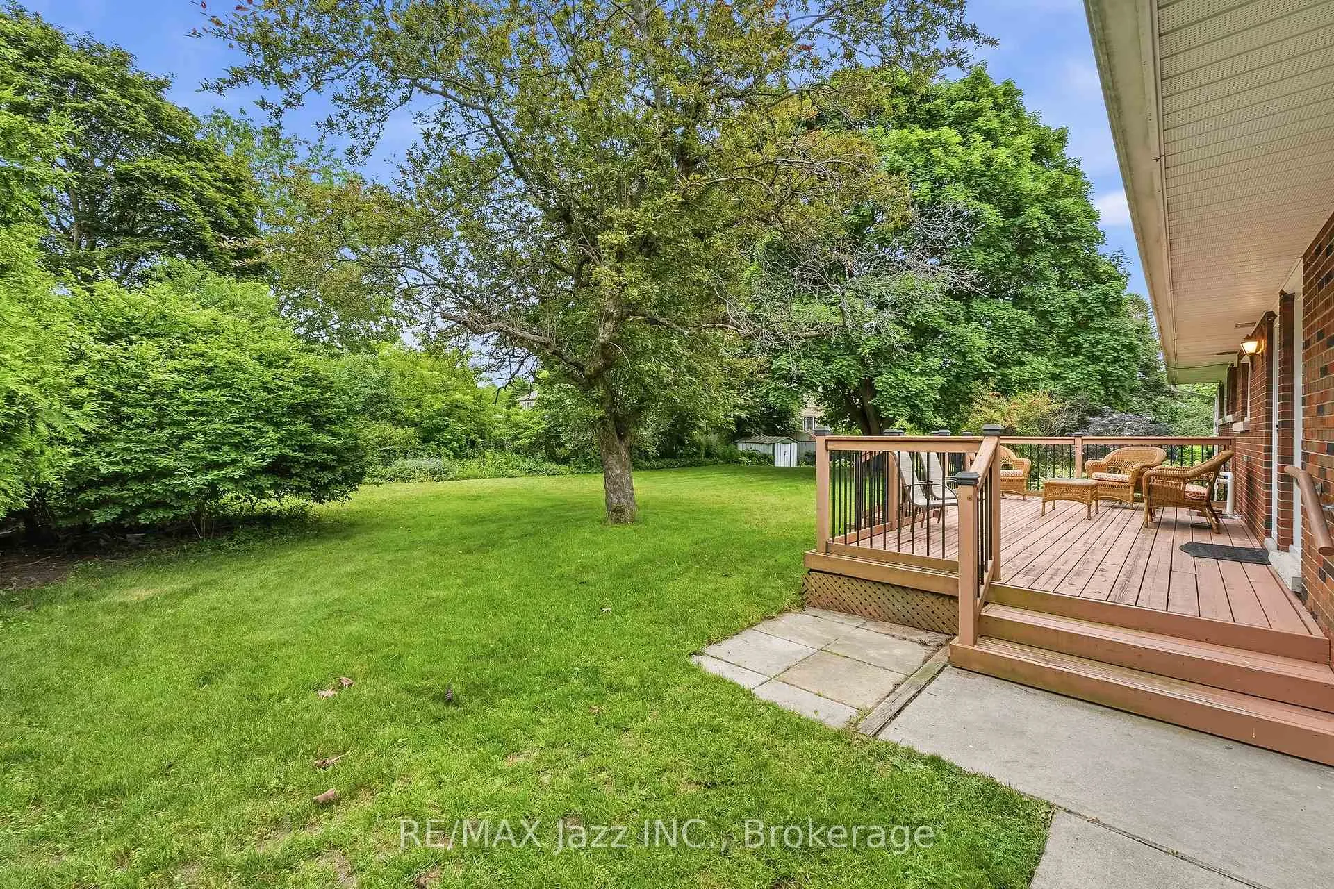 Photo 40 of 11 Lynwood Avenue, Clarington, Courtice — HOMEH