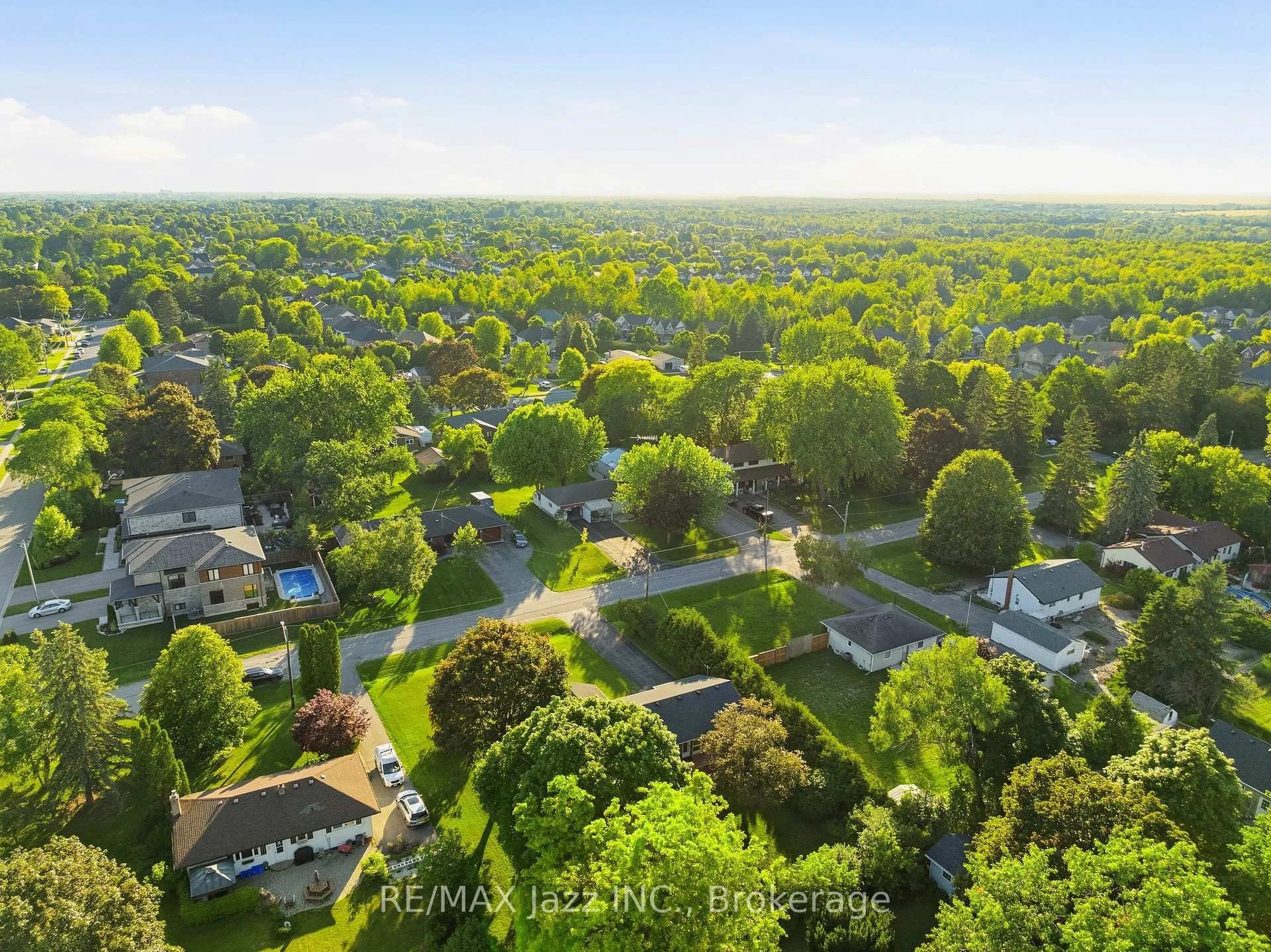 Photo 46 of 11 Lynwood Avenue, Clarington, Courtice — HOMEH