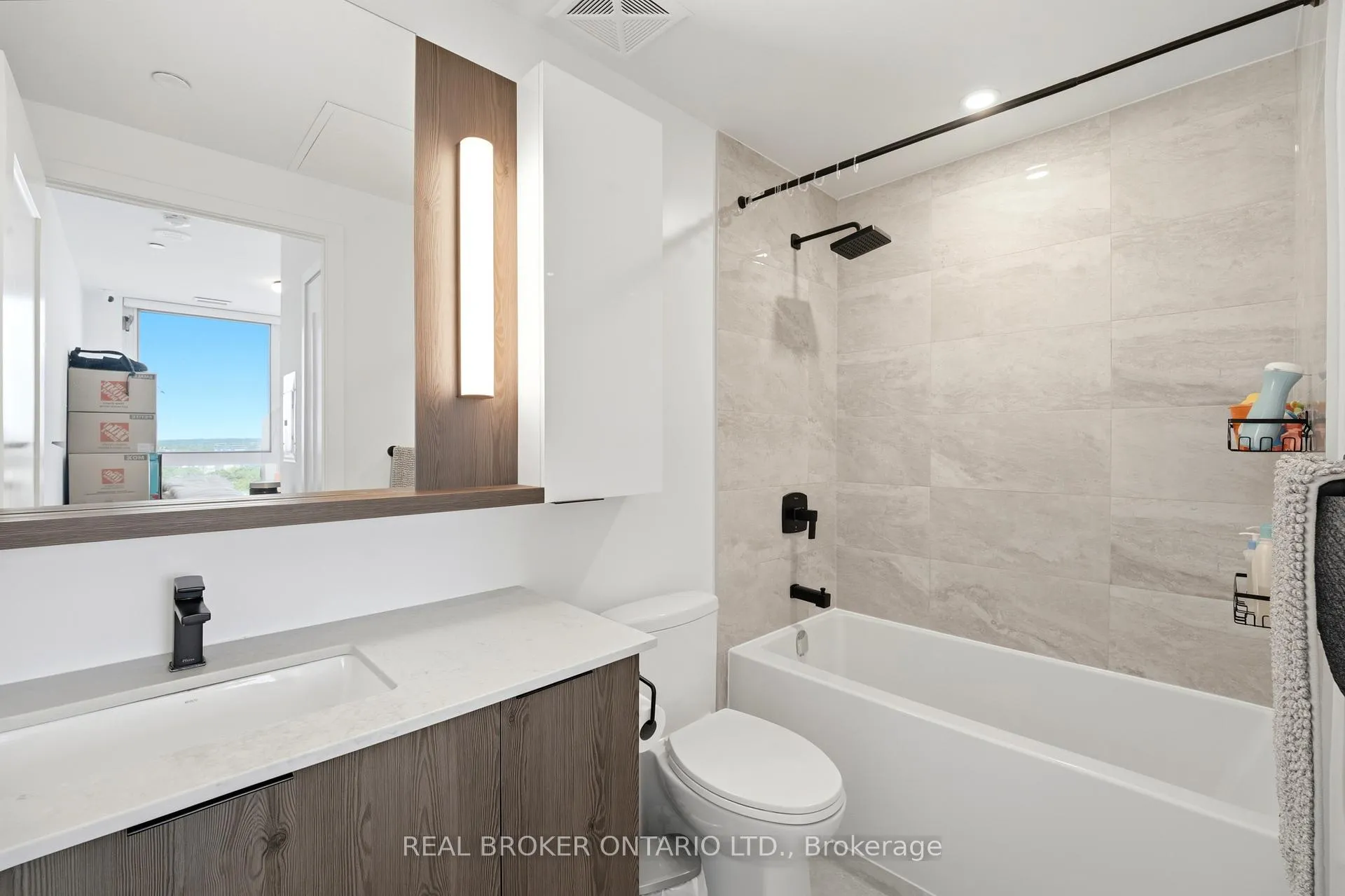 Photo 9 of Unit 1103, 5 Defries Street, Toronto, Regent Park — HOMEH