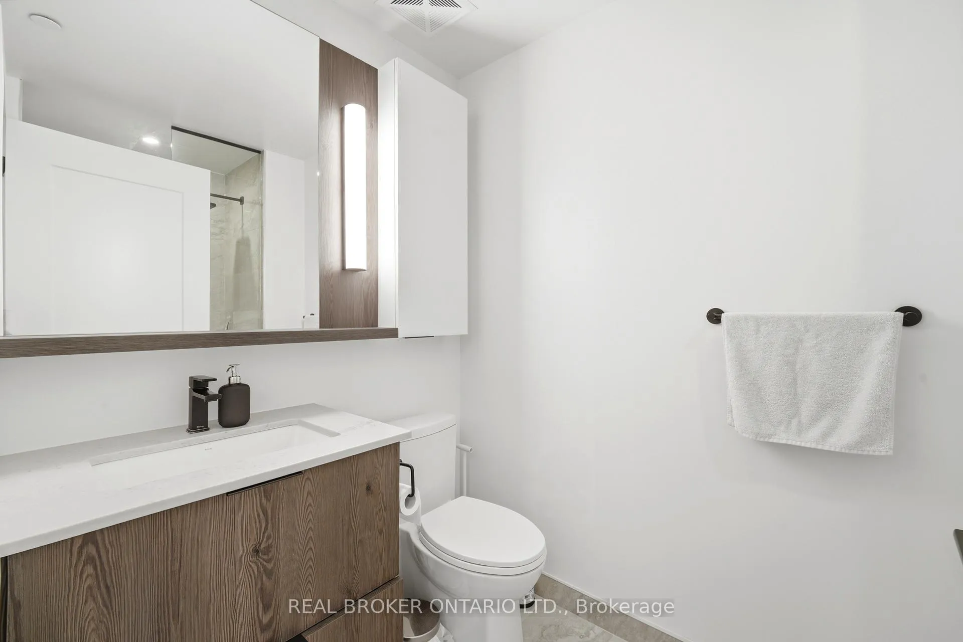 Photo 11 of Unit 1103, 5 Defries Street, Toronto, Regent Park — HOMEH