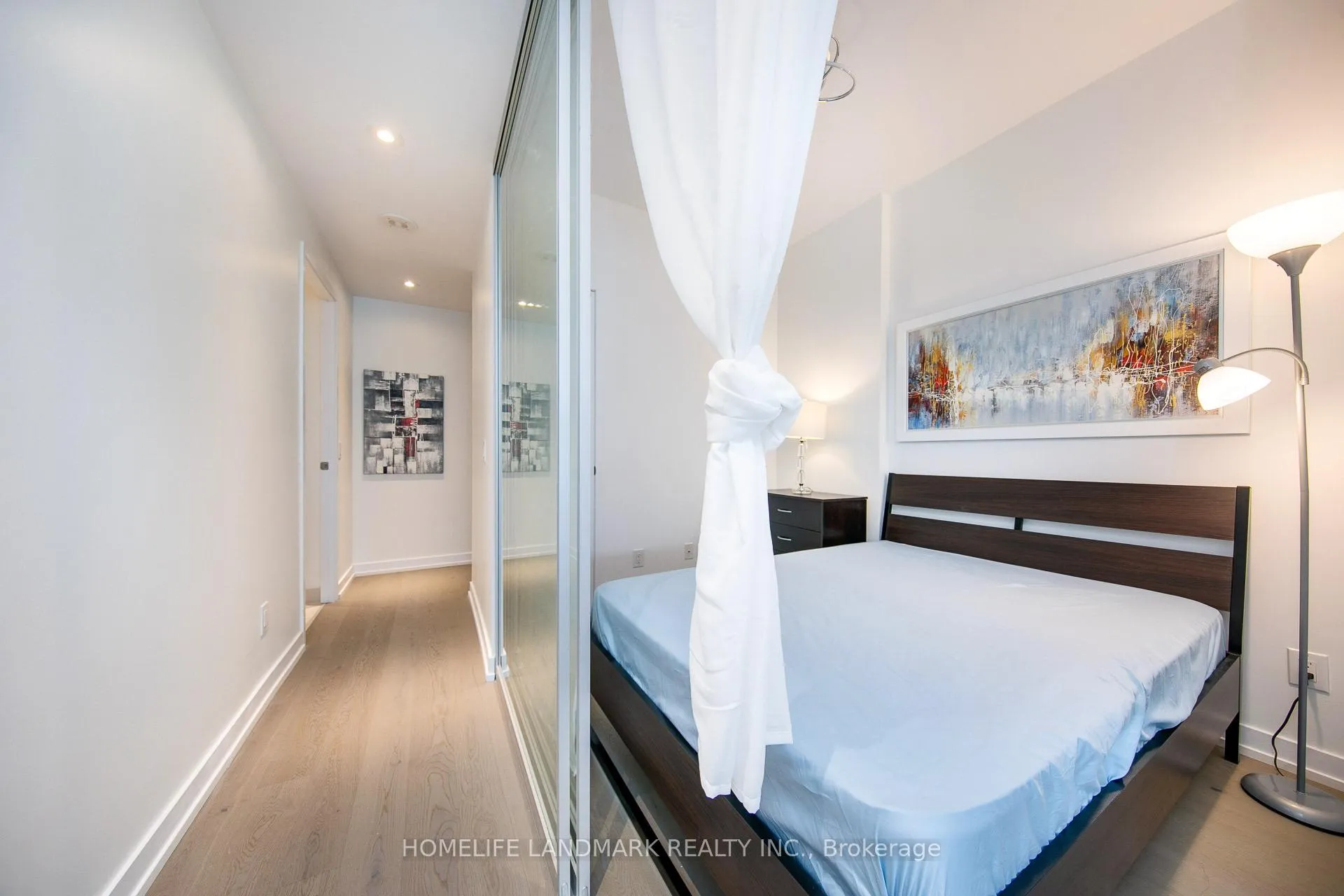 Photo 6 of Unit 3308, 488 University Avenue, Toronto, University — HOMEH