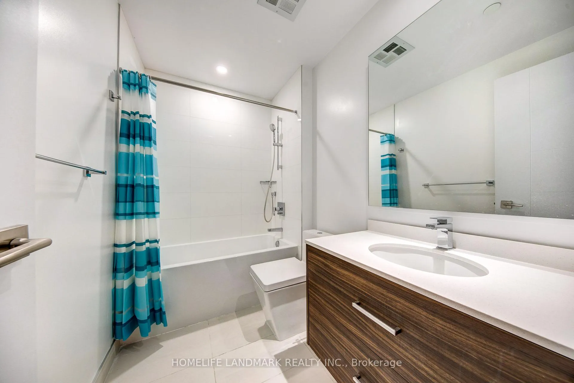 Photo 7 of Unit 3308, 488 University Avenue, Toronto, University — HOMEH
