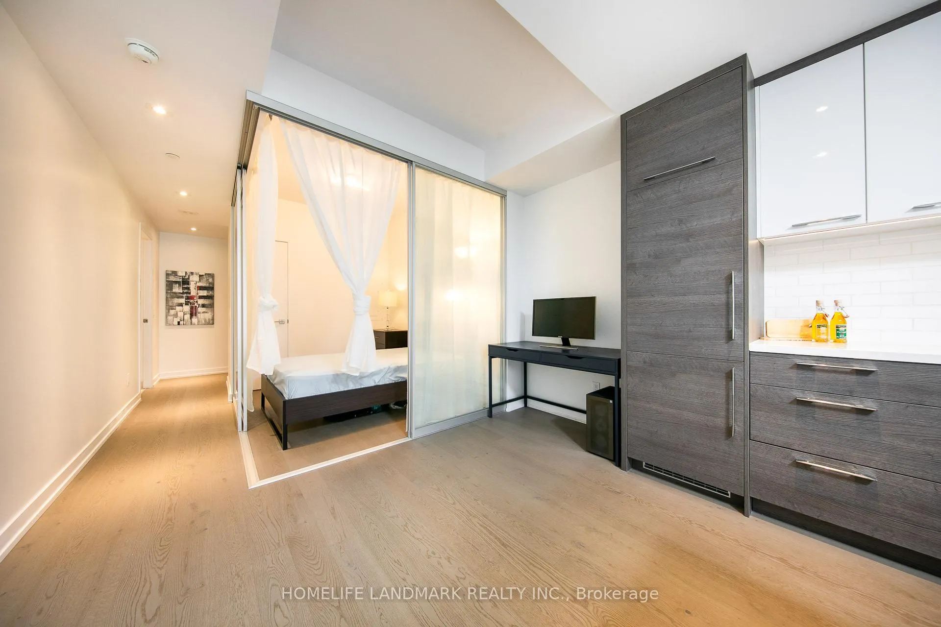 Photo 10 of Unit 3308, 488 University Avenue, Toronto, University — HOMEH