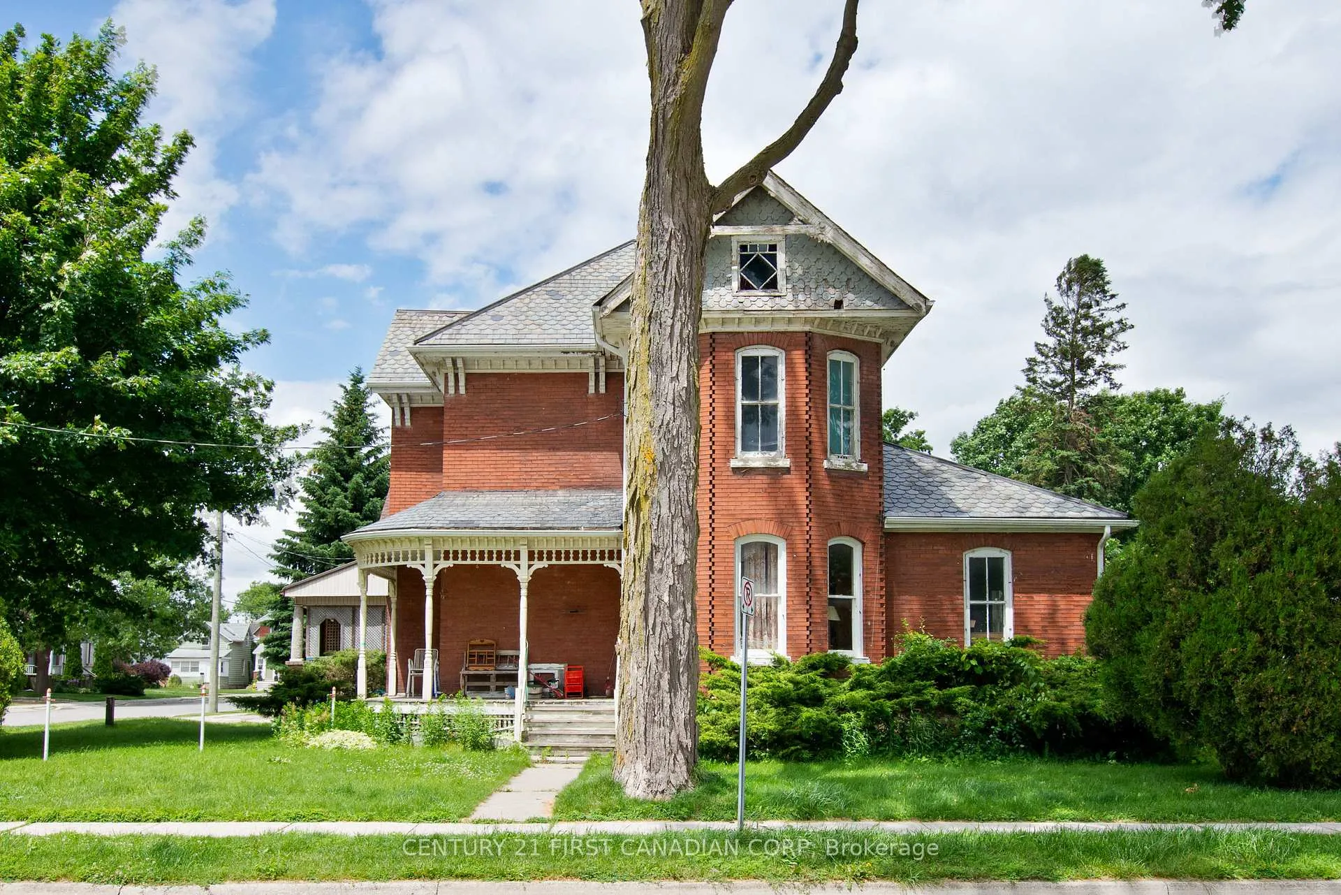 Photo 4 of 33 Horton Street, St. Thomas — HOMEH
