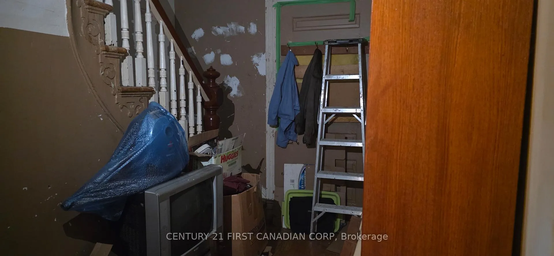 Photo 8 of 33 Horton Street, St. Thomas — HOMEH