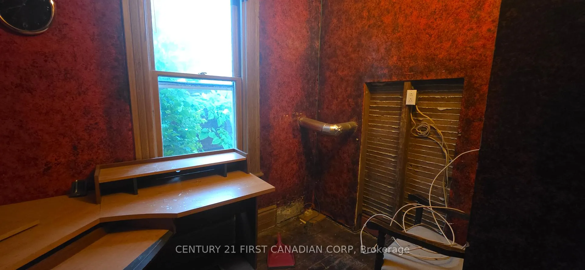 Photo 13 of 33 Horton Street, St. Thomas — HOMEH
