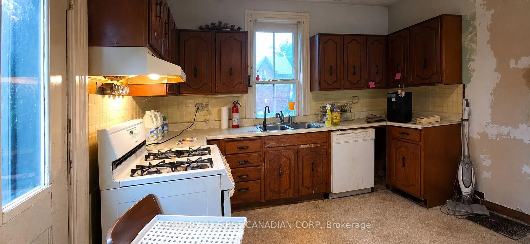 Photo 36 of 33 Horton Street, St. Thomas — HOMEH