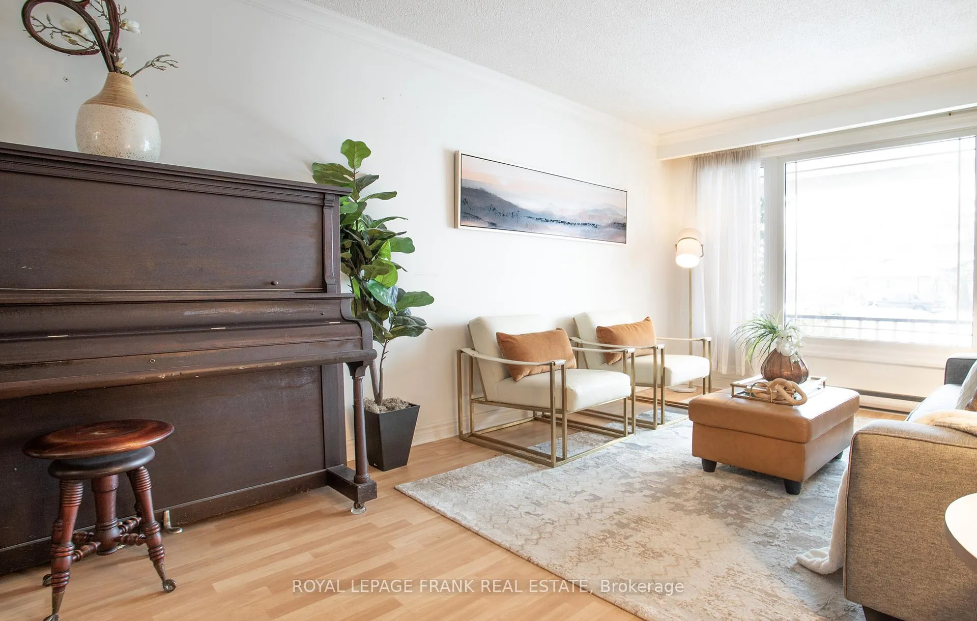 Photo 13 of 99 Little Avenue, Clarington, Bowmanville — HOMEH