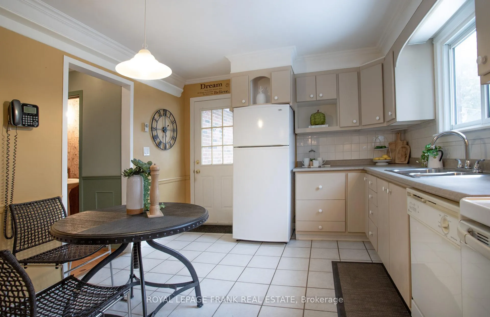 Photo 20 of 99 Little Avenue, Clarington, Bowmanville — HOMEH