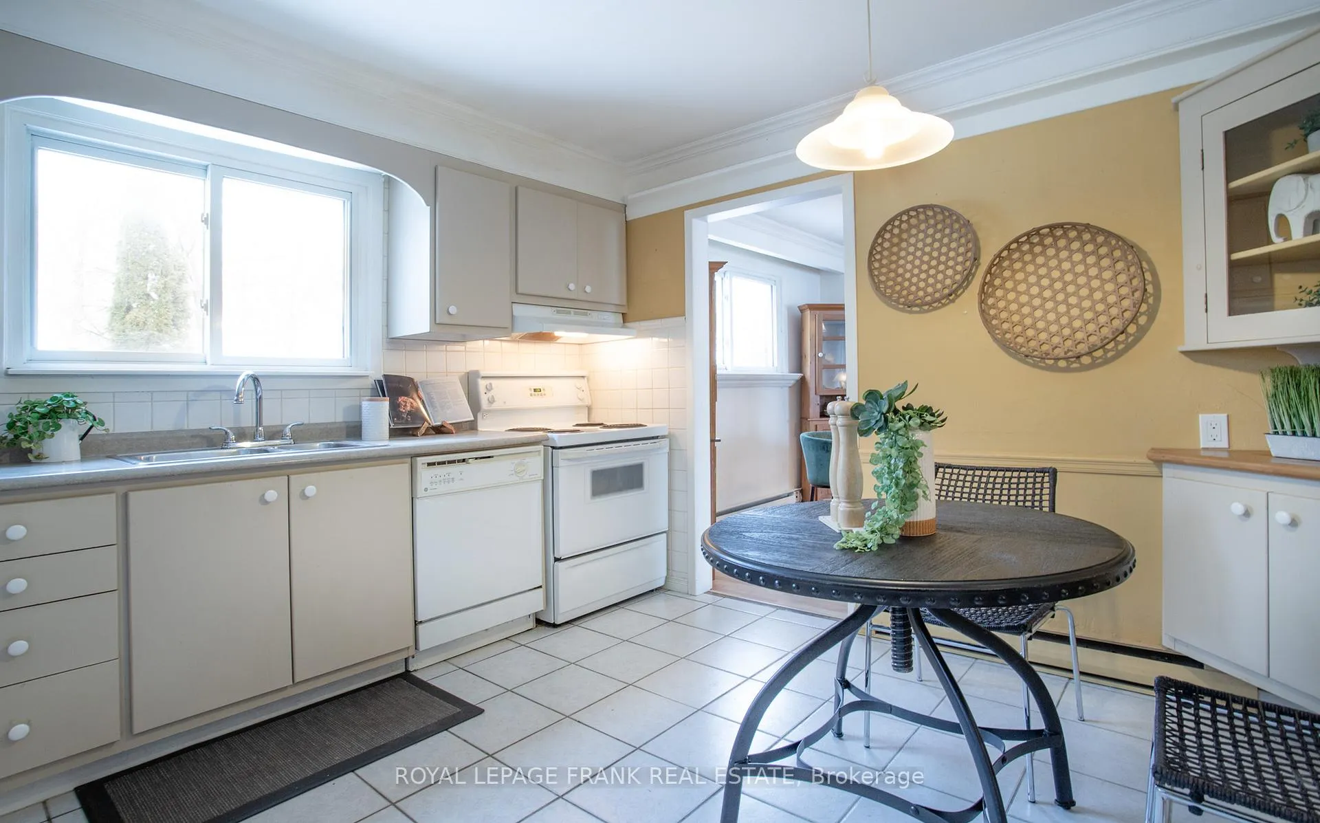 Photo 21 of 99 Little Avenue, Clarington, Bowmanville — HOMEH