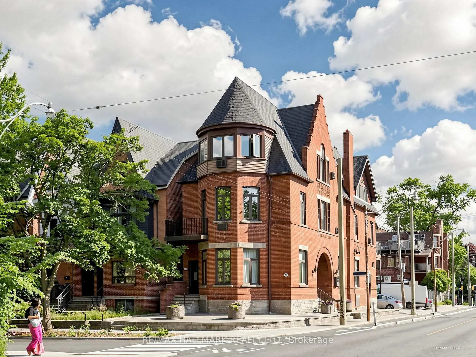 Photo 2 of 458 Markham Street, Toronto, Palmerston-Little Italy — HOMEH