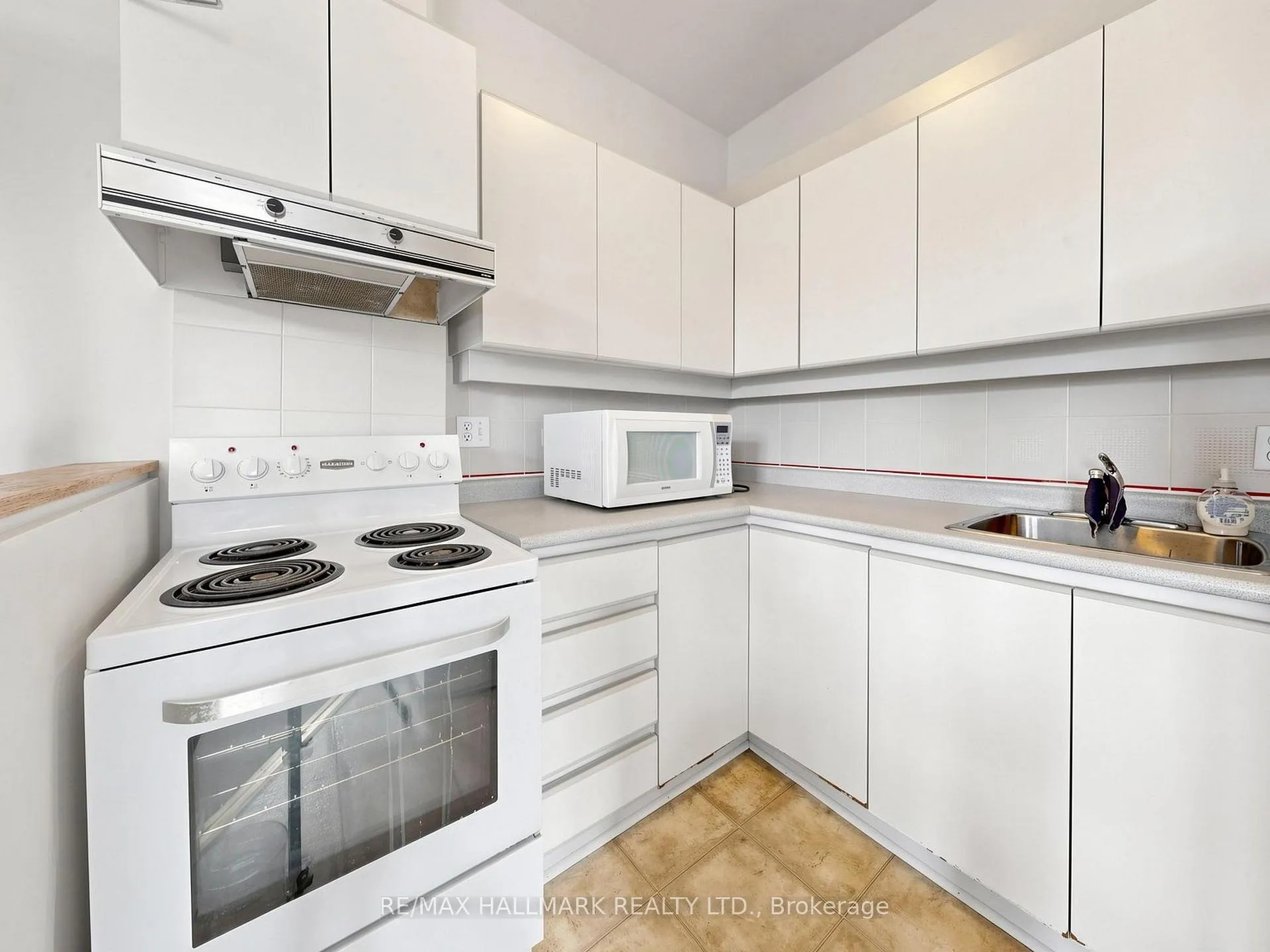 Photo 23 of 458 Markham Street, Toronto, Palmerston-Little Italy — HOMEH