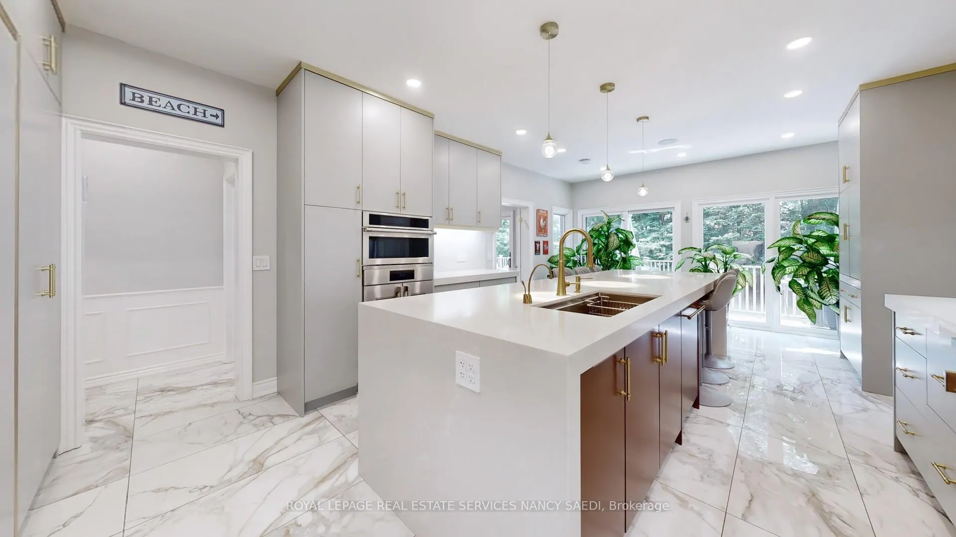 Photo 9 of 21 Forest Heights Boulevard, North York, St. Andrew-Windfields — HOMEH