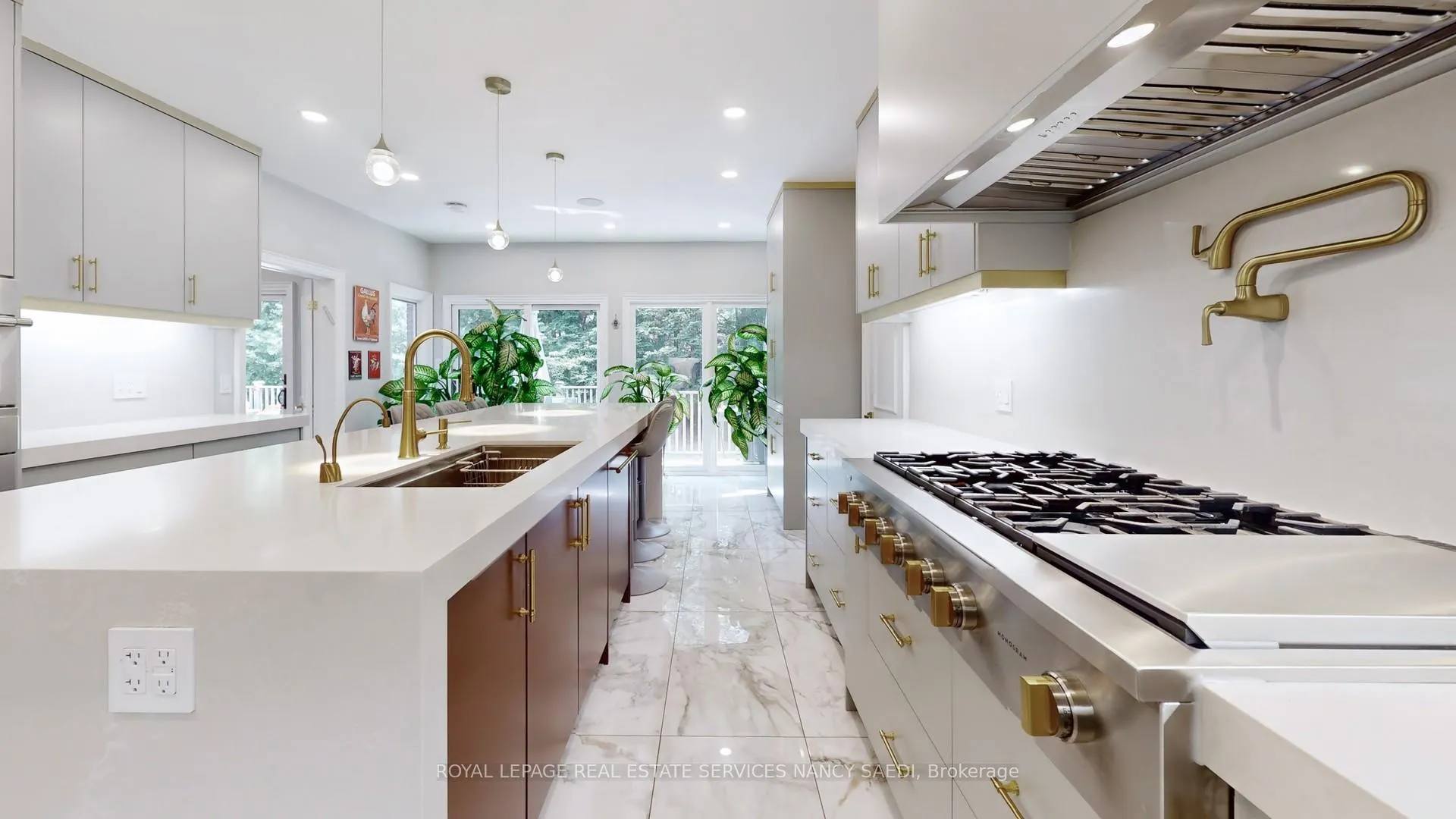 Photo 11 of 21 Forest Heights Boulevard, North York, St. Andrew-Windfields — HOMEH