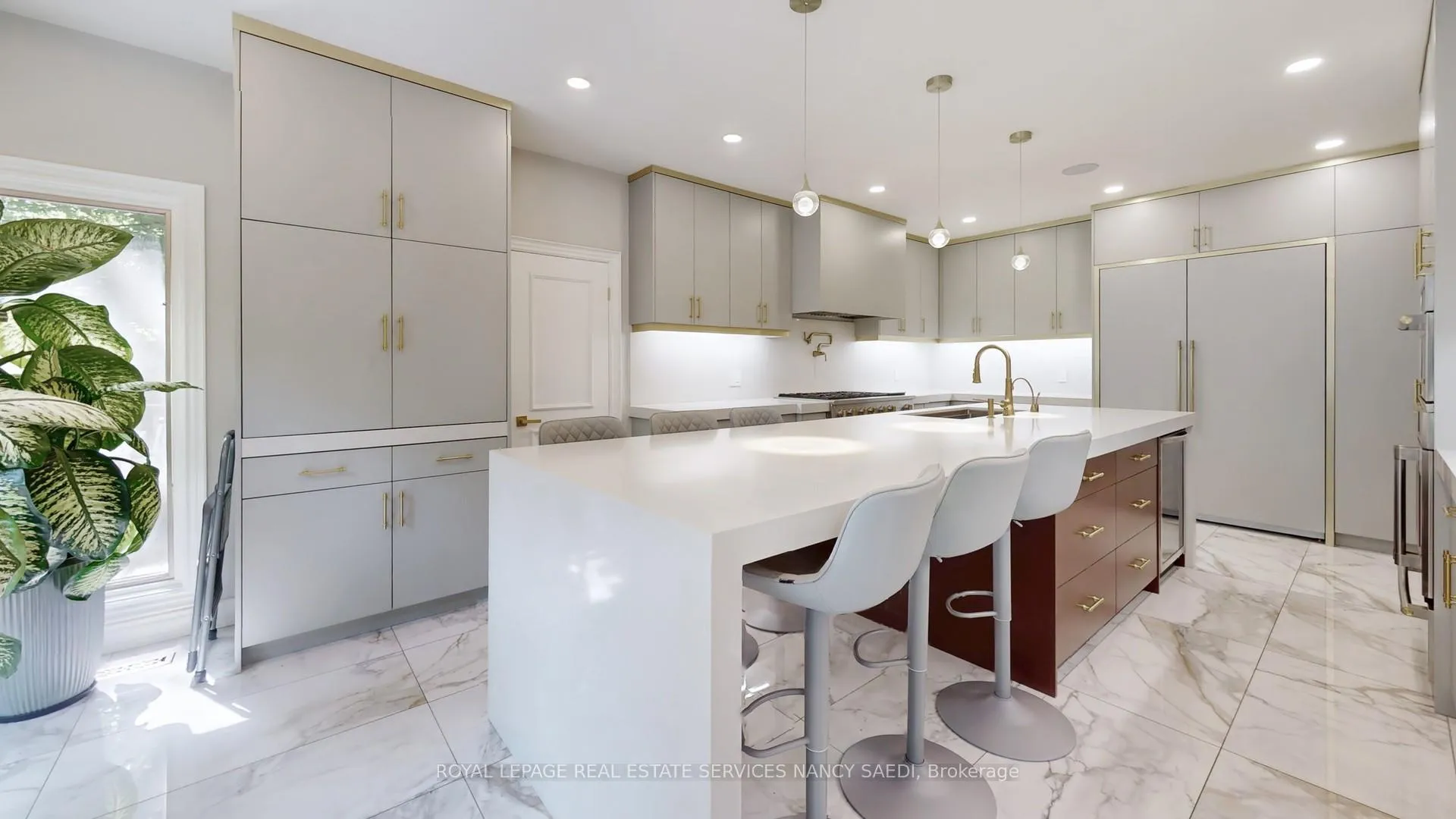 Photo 12 of 21 Forest Heights Boulevard, North York, St. Andrew-Windfields — HOMEH