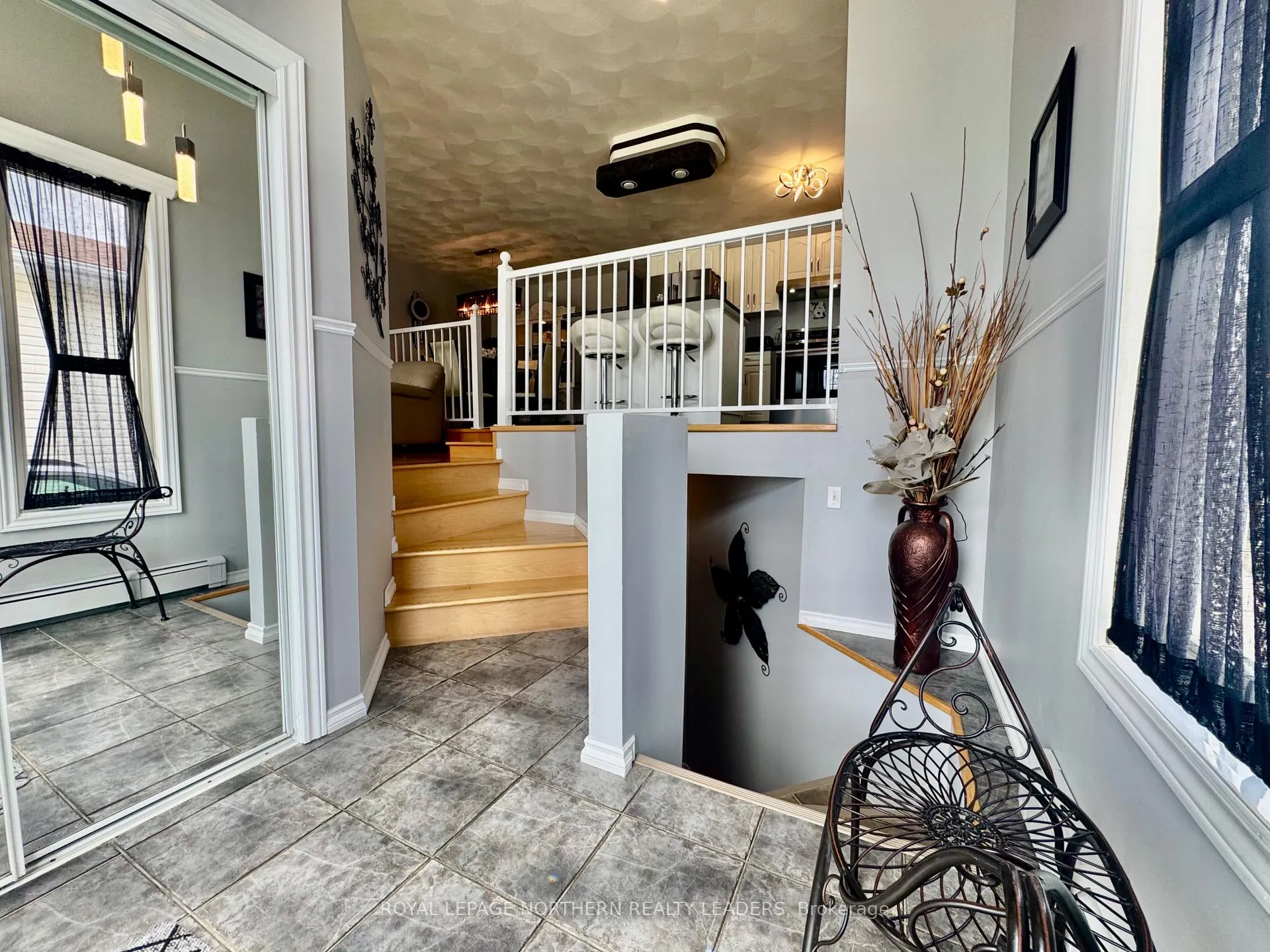 Photo 5 of 1272 Park Avenue, Timmins, MTJ - Main Area — HOMEH