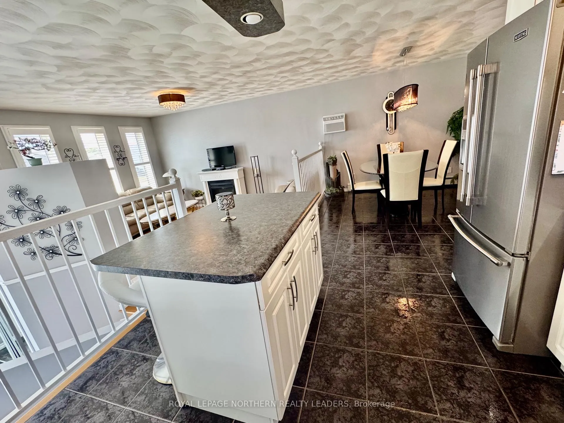 Photo 14 of 1272 Park Avenue, Timmins, MTJ - Main Area — HOMEH