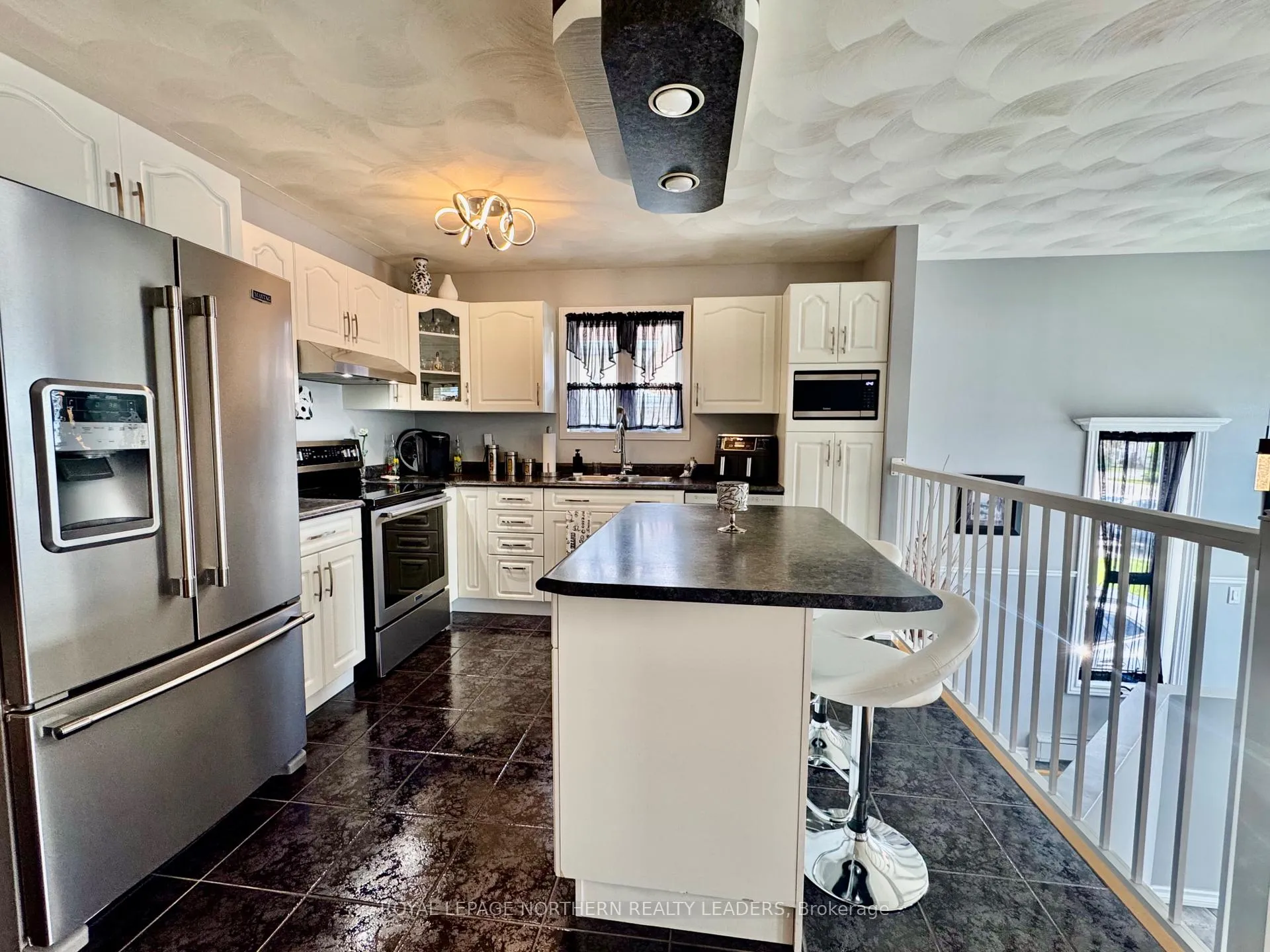 Photo 15 of 1272 Park Avenue, Timmins, MTJ - Main Area — HOMEH