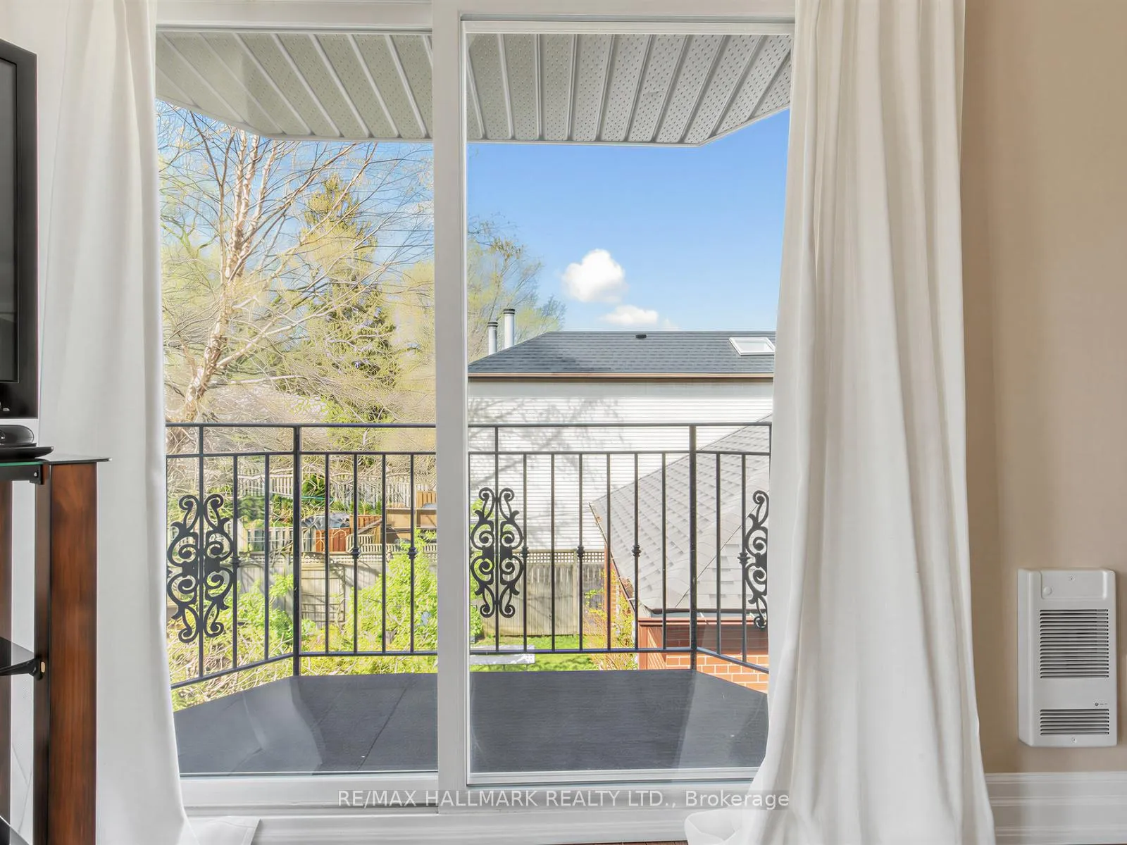 Photo 29 of 239 Torrens Avenue, Toronto, East York — HOMEH