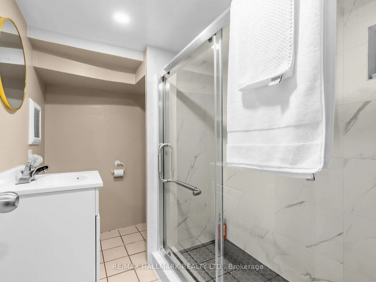 Photo 41 of 239 Torrens Avenue, Toronto, East York — HOMEH
