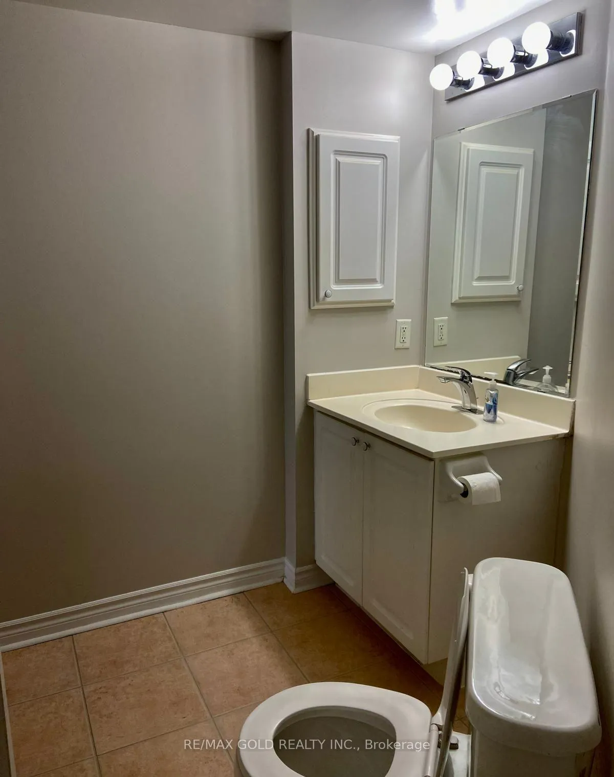 Photo 8 of Unit 702, 1 Rean Drive, North York, Bayview Village — HOMEH