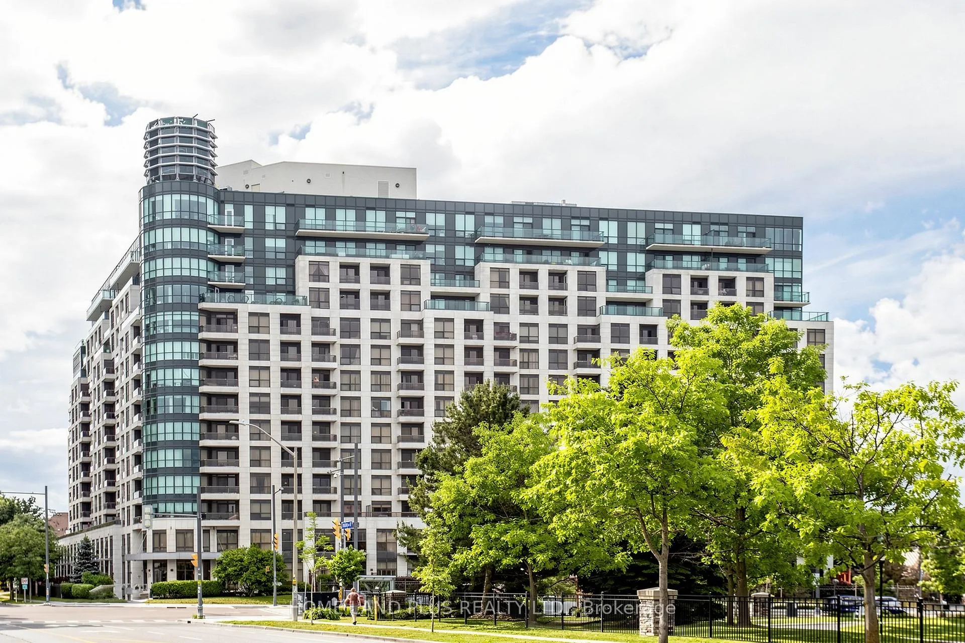 Photo 1 of Unit 721, 18 Harding Boulevard, Richmond Hill, Harding — HOMEH