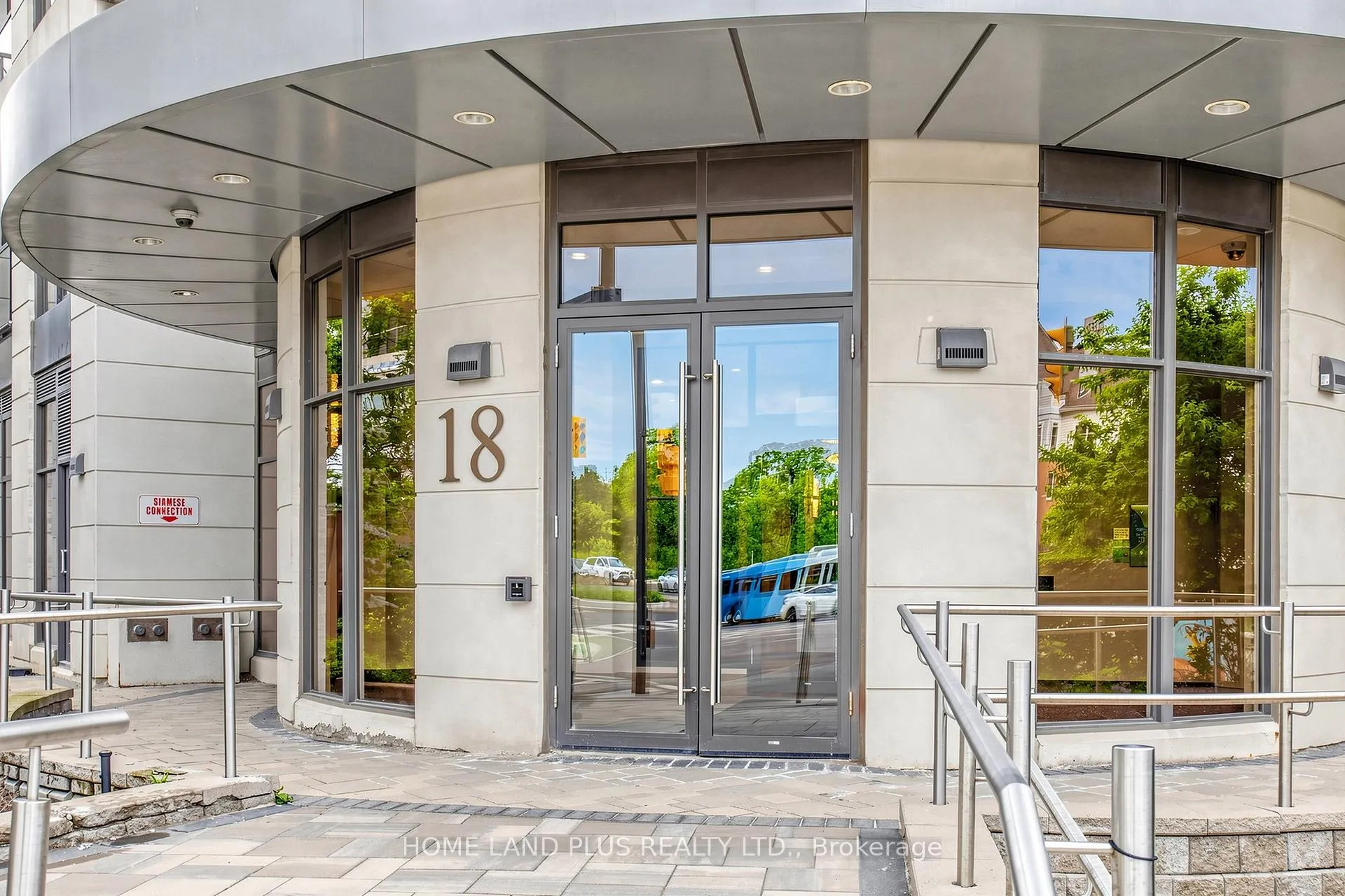 Photo 3 of Unit 721, 18 Harding Boulevard, Richmond Hill, Harding — HOMEH