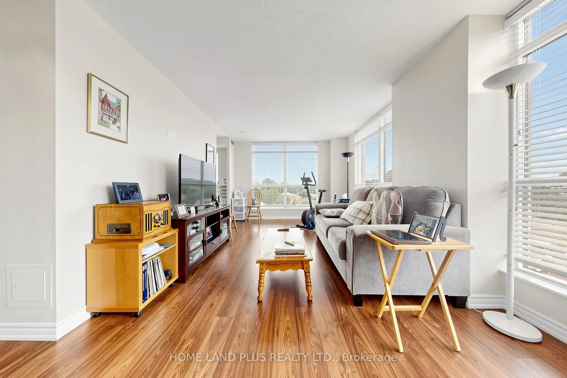 Photo 5 of Unit 721, 18 Harding Boulevard, Richmond Hill, Harding — HOMEH