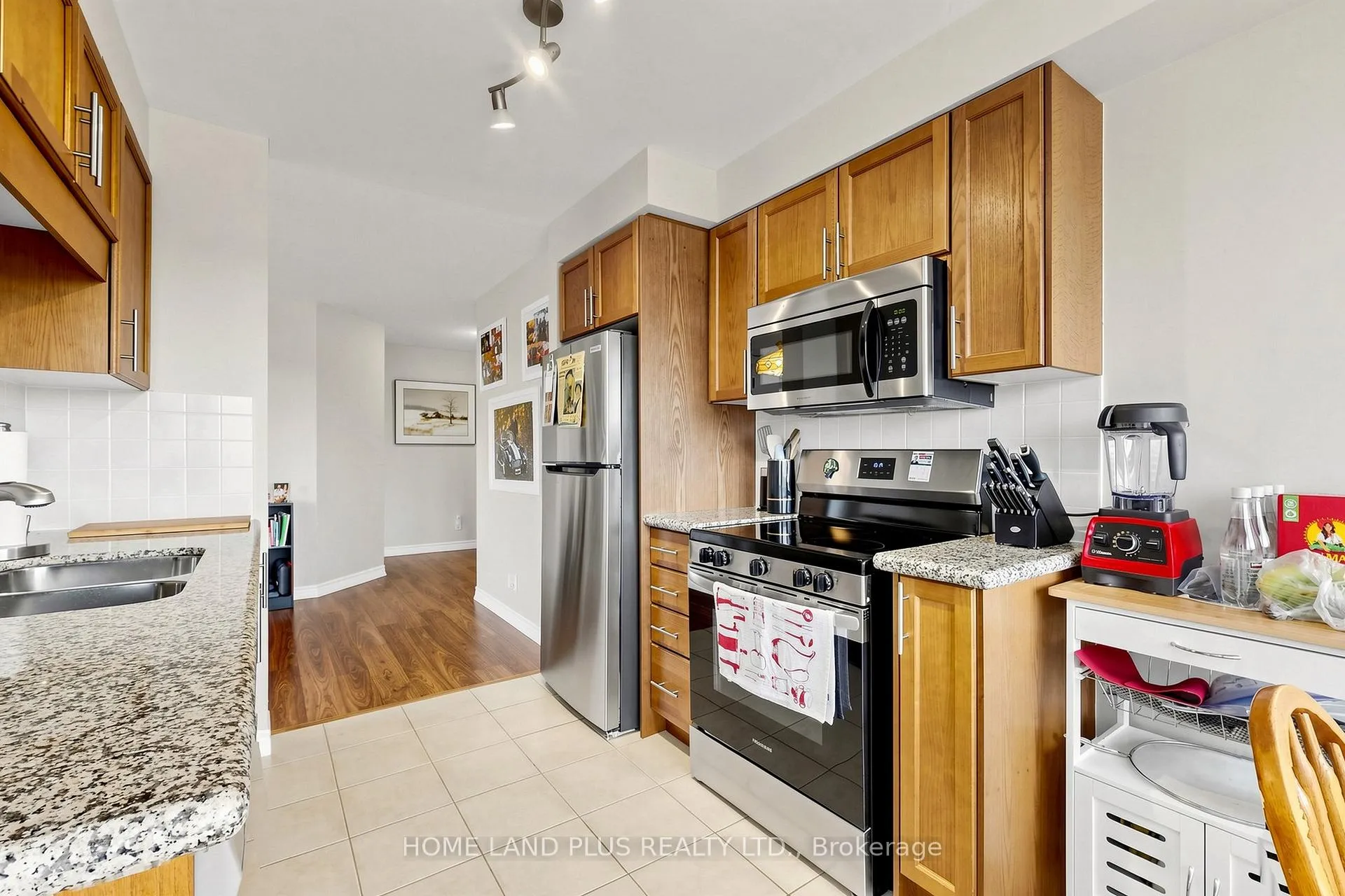 Photo 10 of Unit 721, 18 Harding Boulevard, Richmond Hill, Harding — HOMEH
