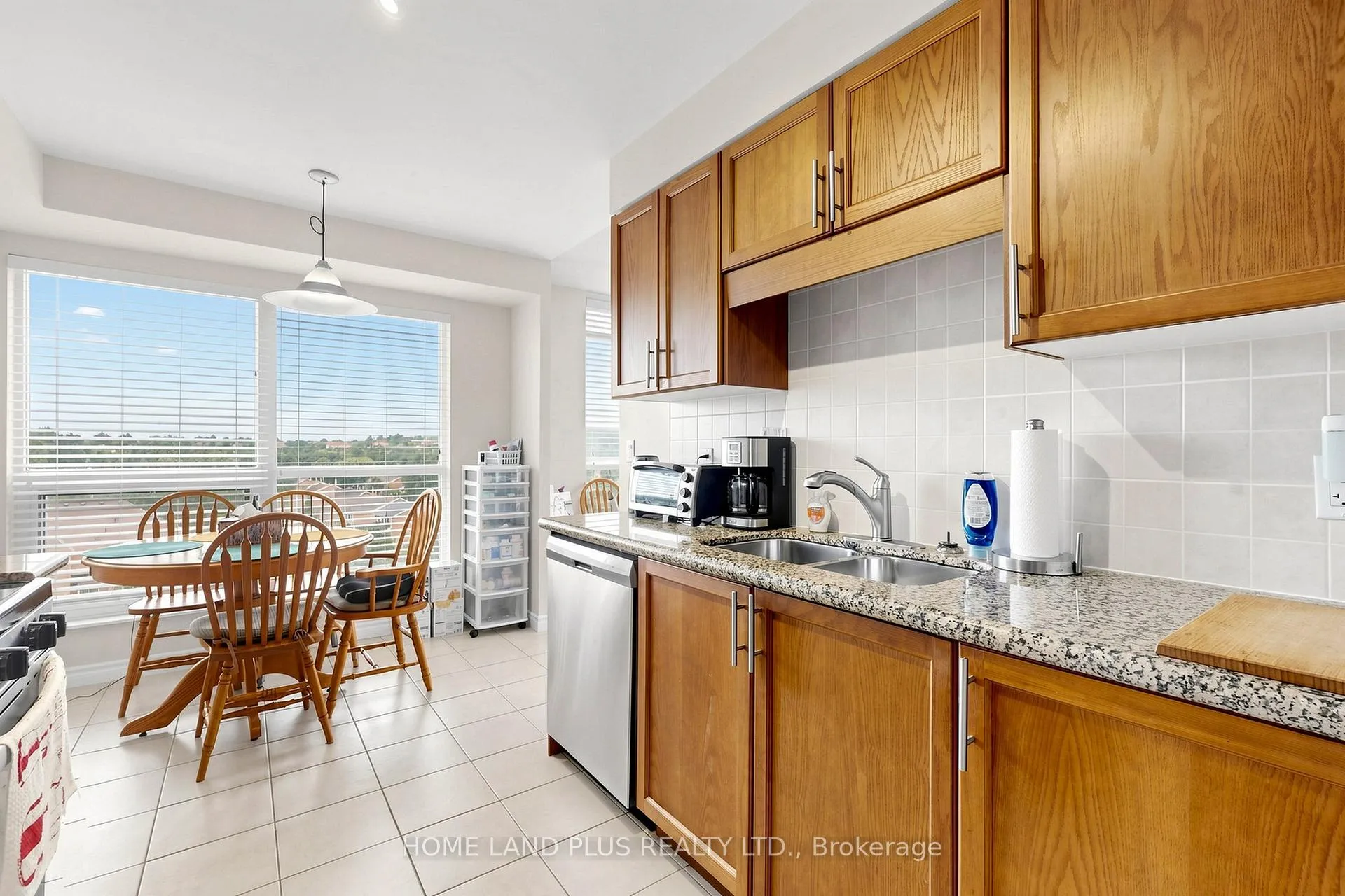 Photo 11 of Unit 721, 18 Harding Boulevard, Richmond Hill, Harding — HOMEH