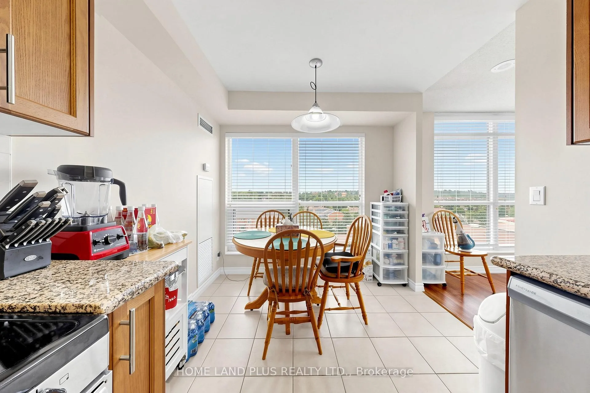 Photo 13 of Unit 721, 18 Harding Boulevard, Richmond Hill, Harding — HOMEH