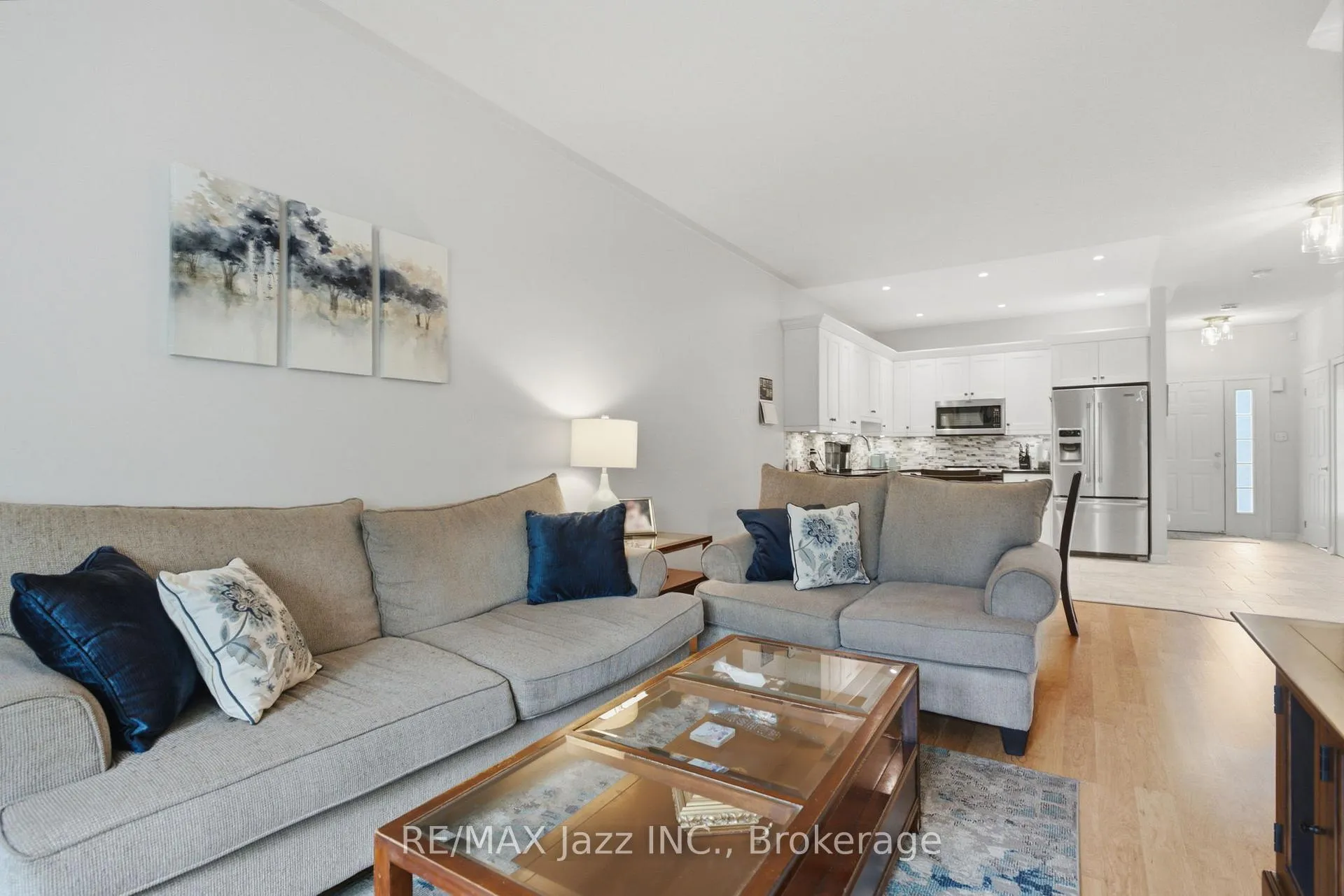 Photo 13 of Unit 44, 1111 Wilson Road N, Oshawa, Centennial — HOMEH