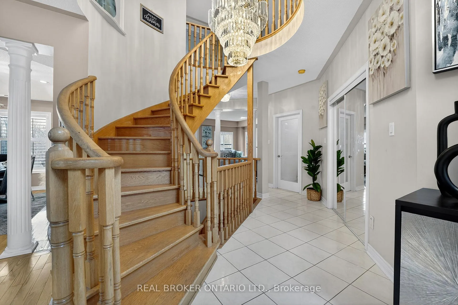Photo 4 of 39 Pinebrook Circle, Caledon, Rural Caledon — HOMEH