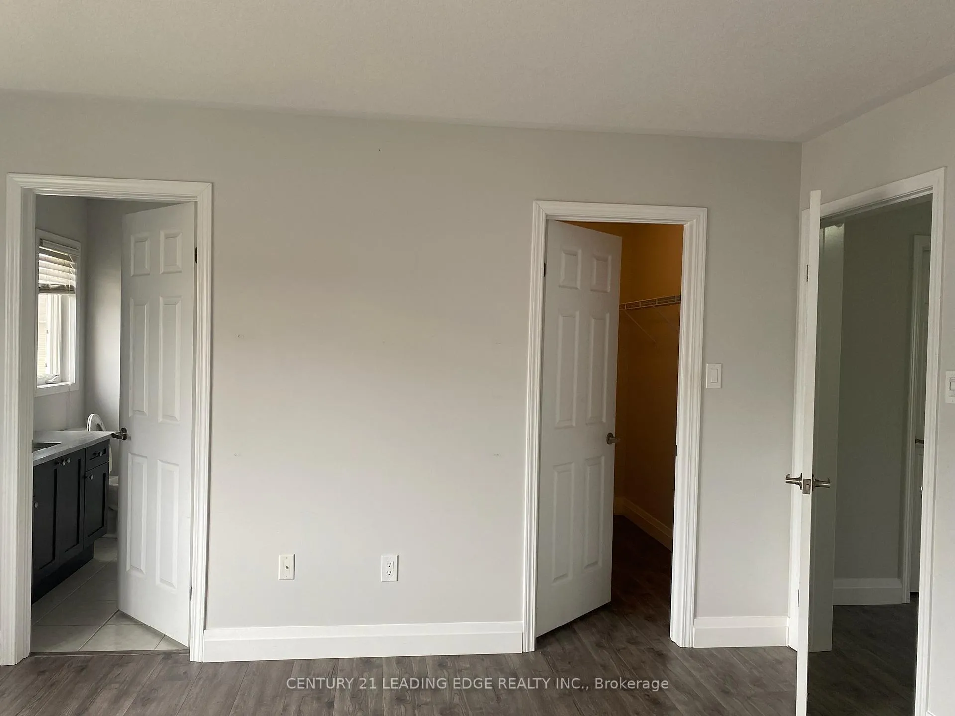 Photo 3 of 33 Glenvista Drive, Kitchener — HOMEH