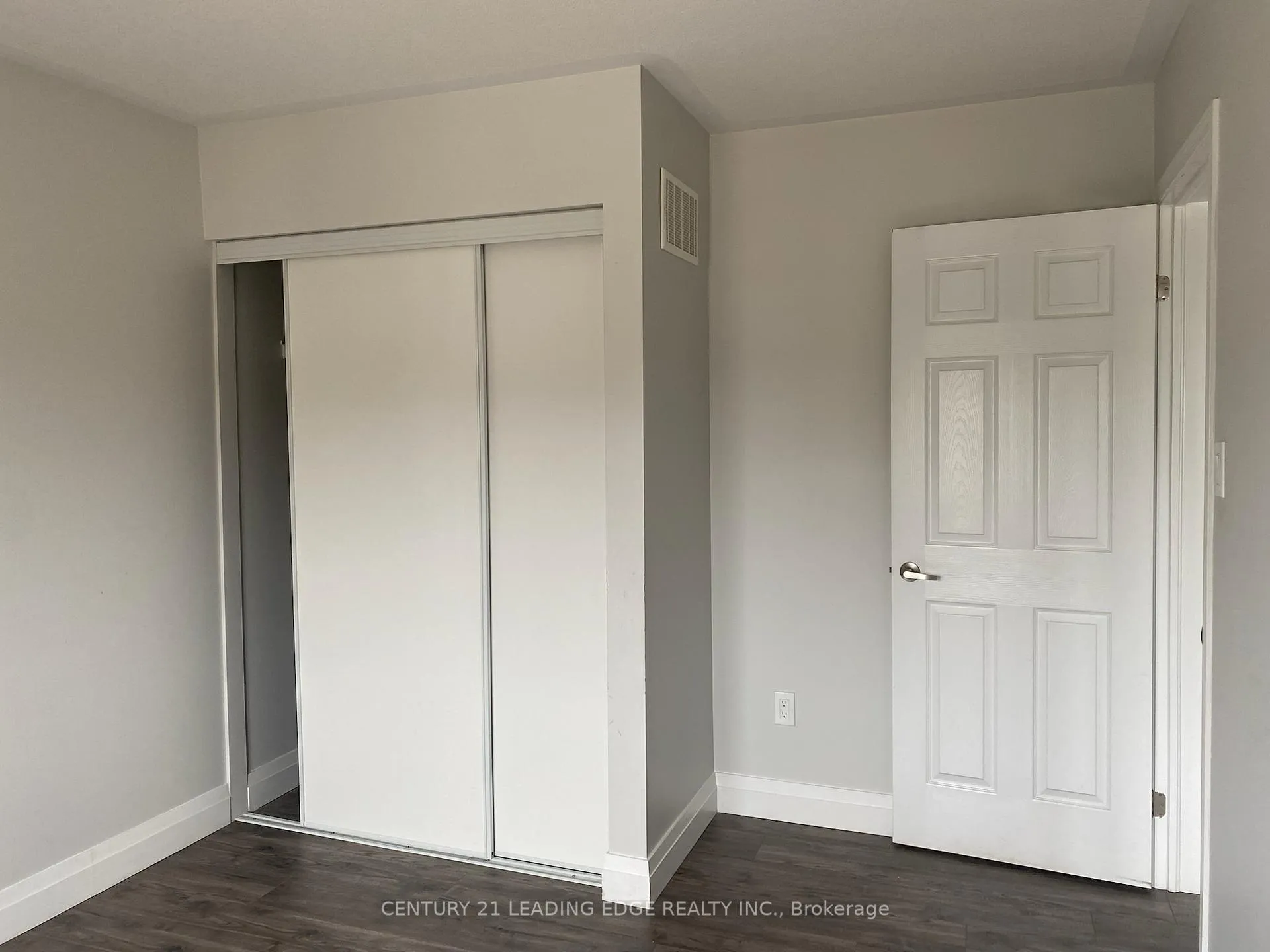 Photo 6 of 33 Glenvista Drive, Kitchener — HOMEH