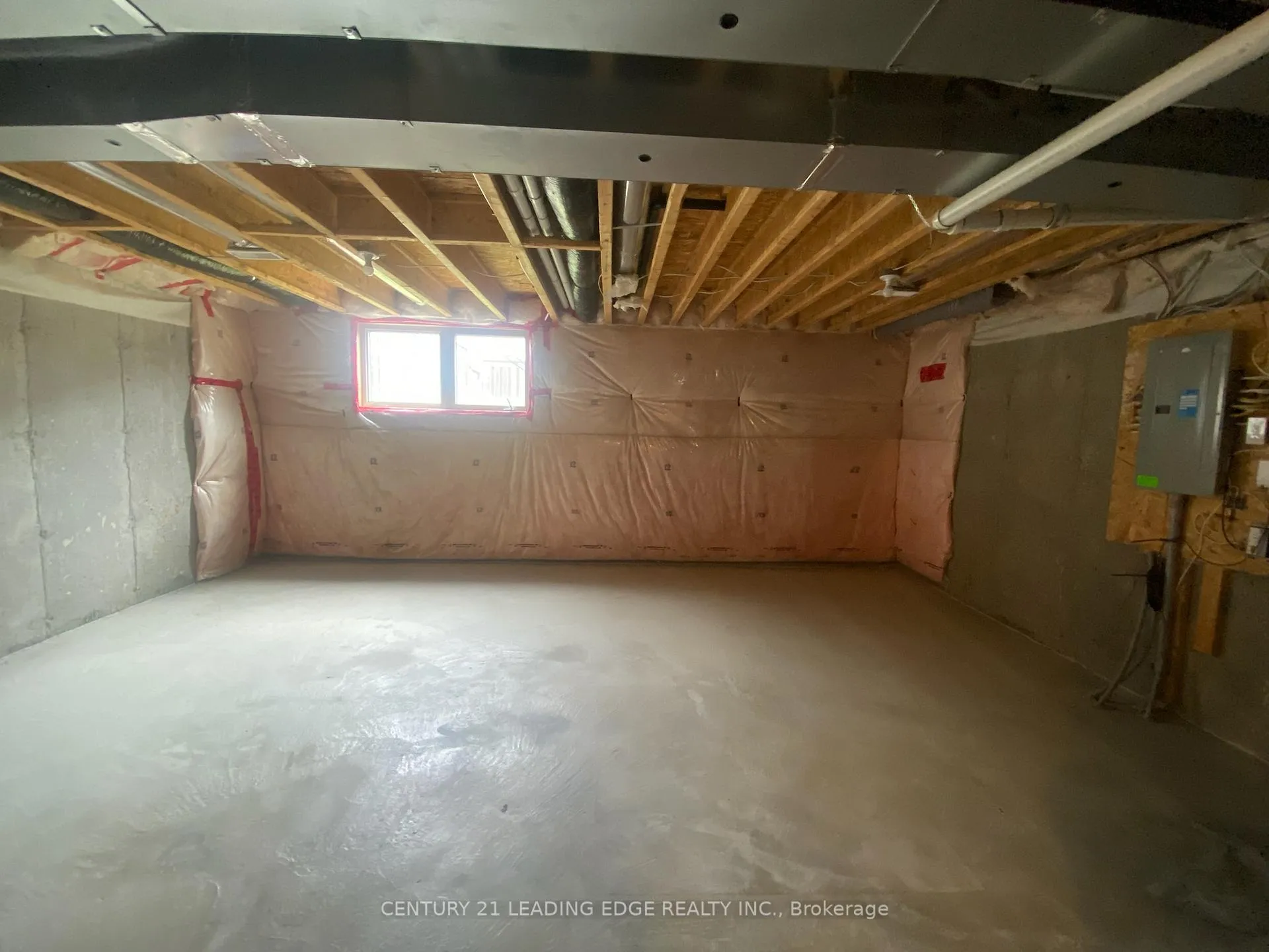 Photo 10 of 33 Glenvista Drive, Kitchener — HOMEH