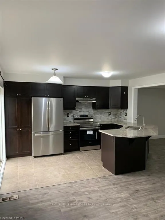 Photo 13 of 33 Glenvista Drive, Kitchener — HOMEH