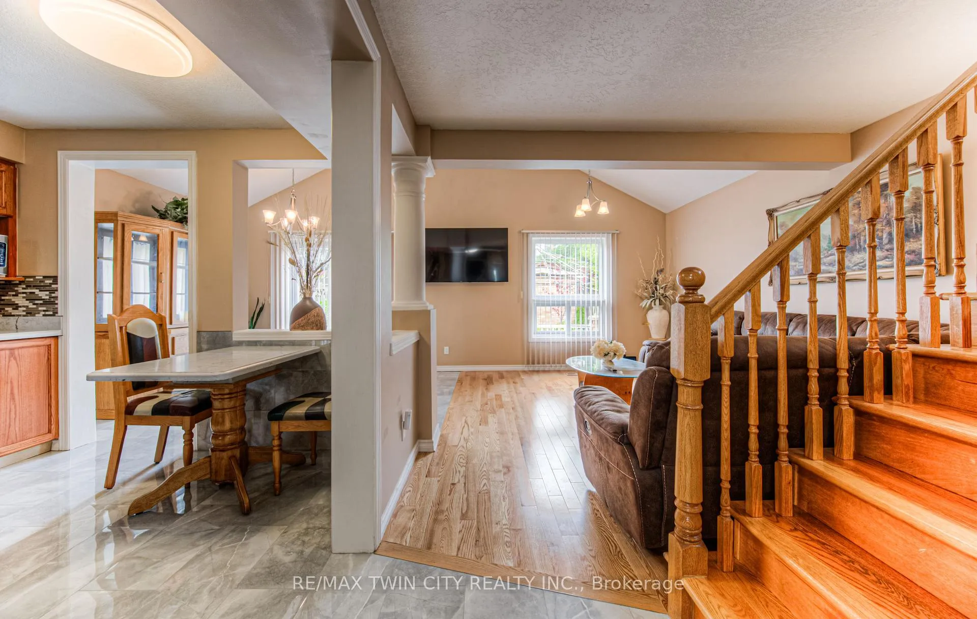 Photo 6 of 182 Hollyridge Crescent, Kitchener — HOMEH