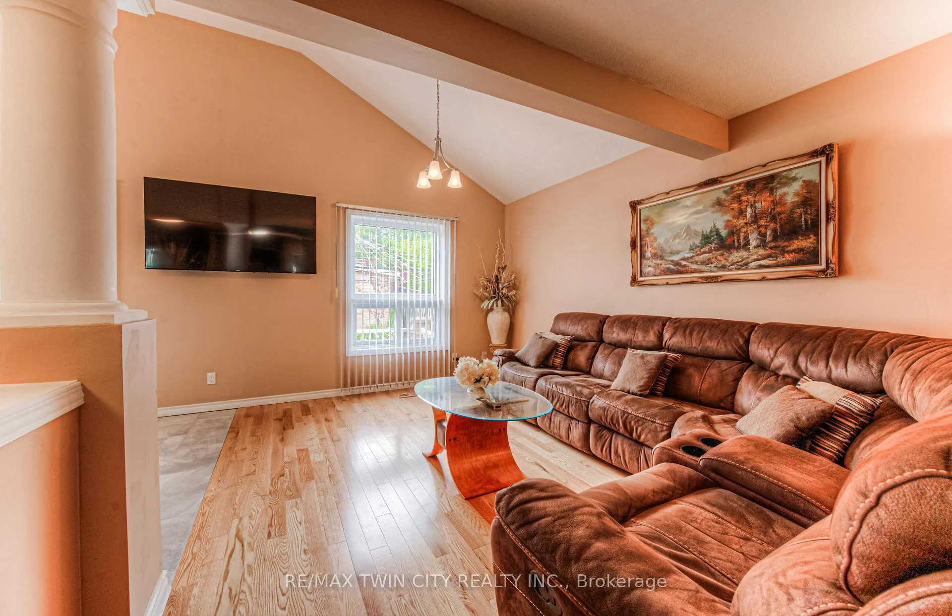 Photo 8 of 182 Hollyridge Crescent, Kitchener — HOMEH